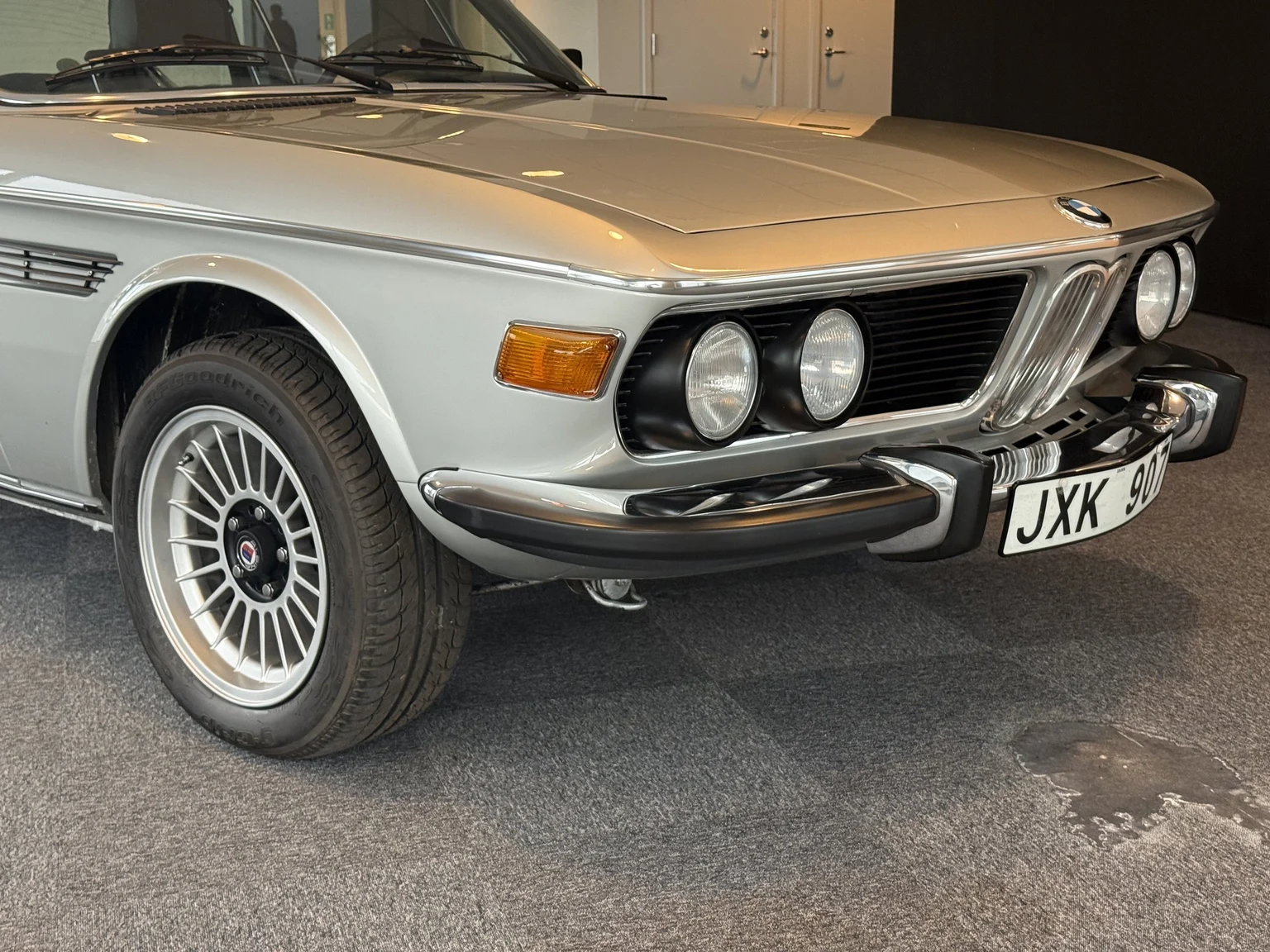 Exteriörbild på 1972 BMW E9 3.0 CSI (8)