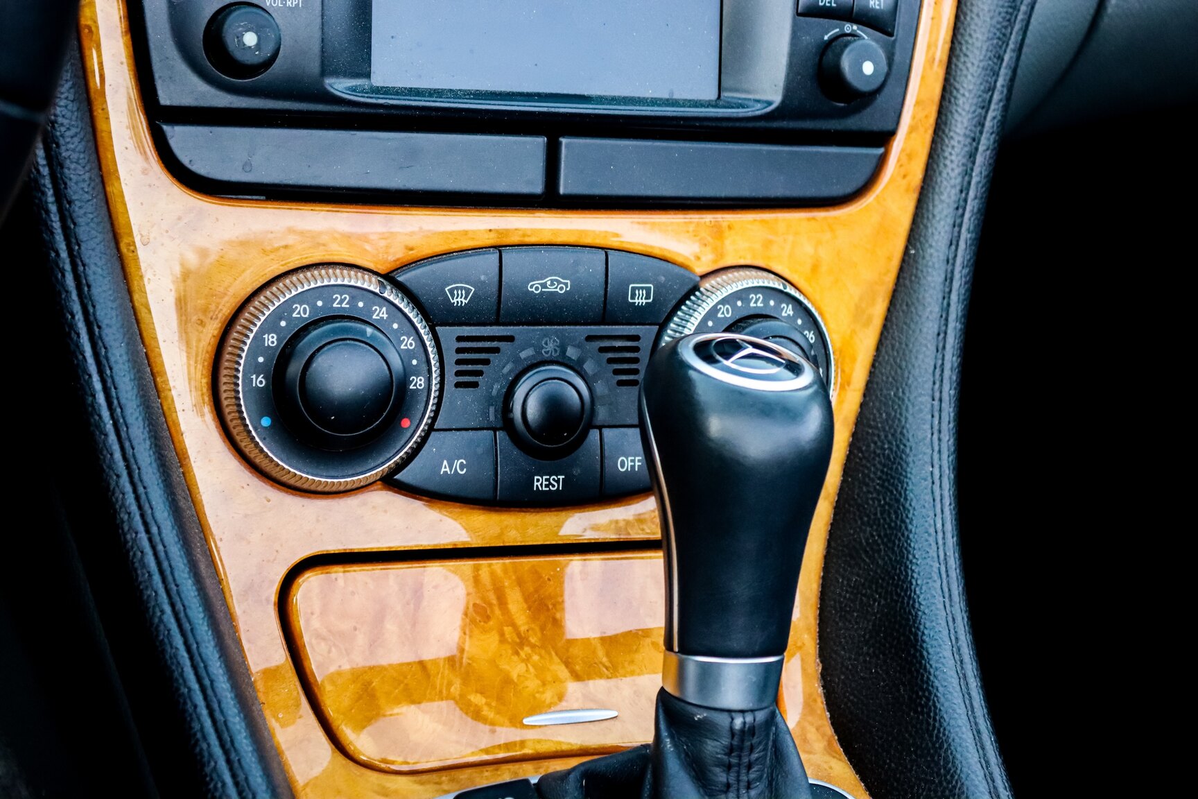 Interior image of 2006 Mercedes-Benz SL 500
