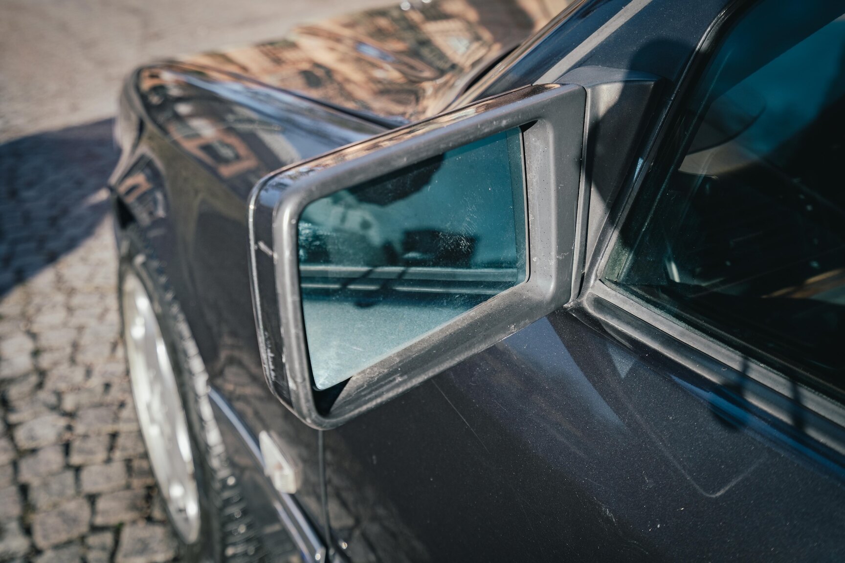 Exteriörbild på 1991 Mercedes-Benz 300E-24 (39)