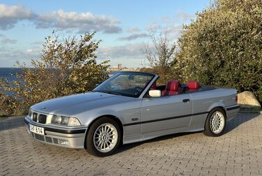 Exteriörbild på 1993 BMW 325 I CABRIO 