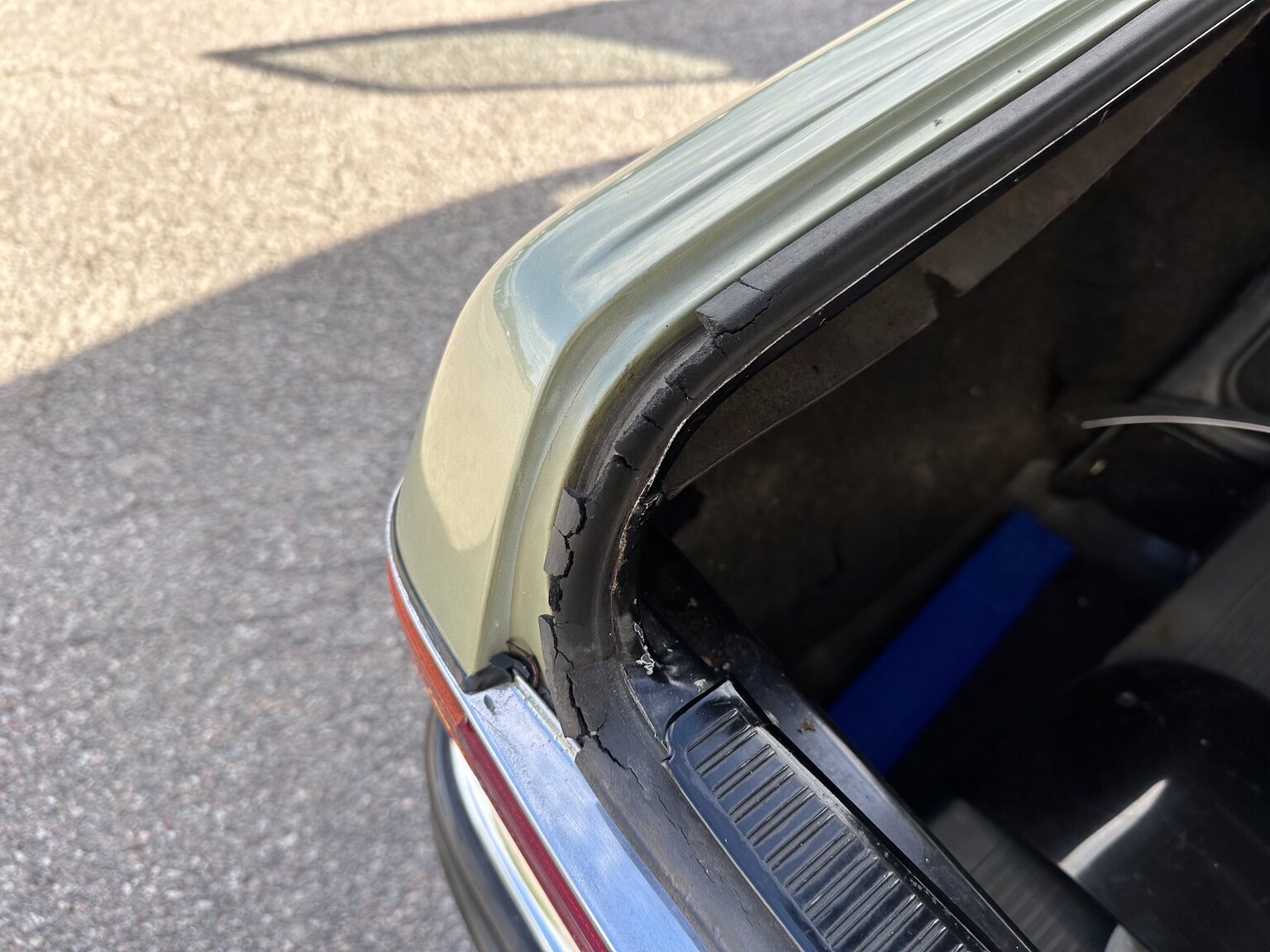 Interior image of 1975 Mercedes Benz 450 SEL (61)