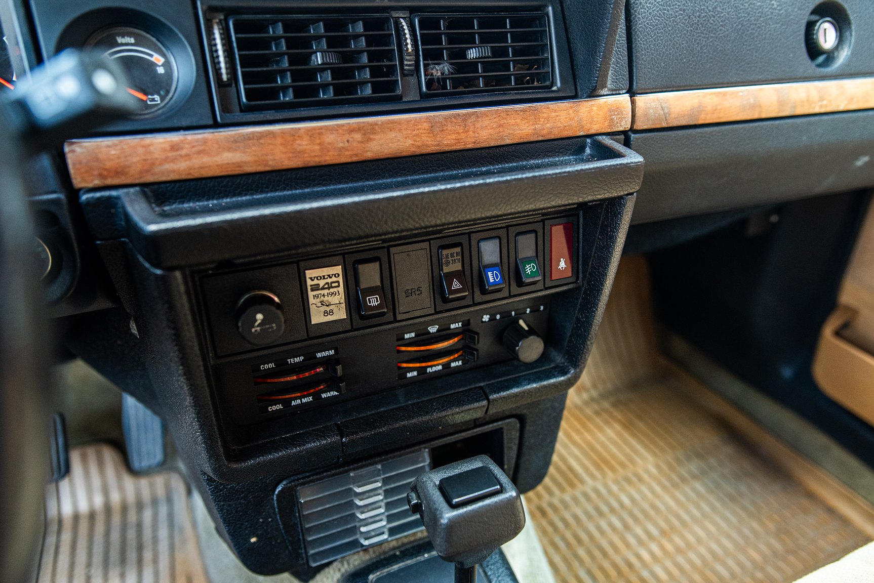 Innenraumfoto von 1993 Volvo 245 GL Classic "No Reserve Auction"