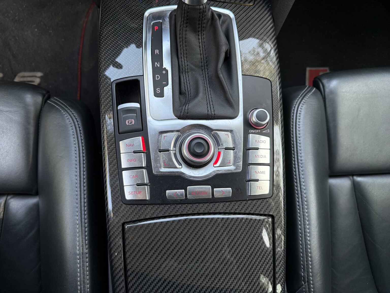 Interior image of 2010 Audi RS6 Avant V10 Quattro