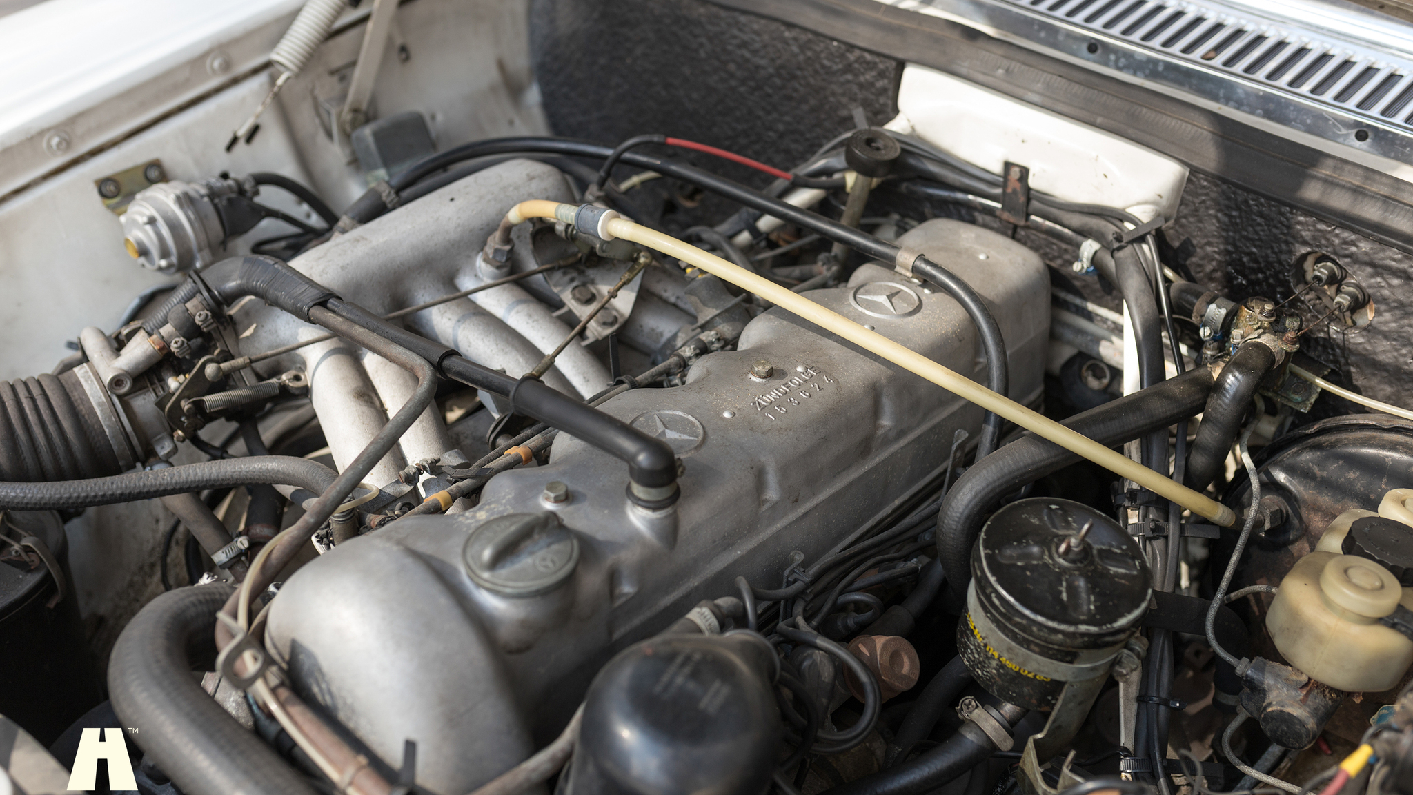 Image of 1970 Mercedes 250 CE mechanics