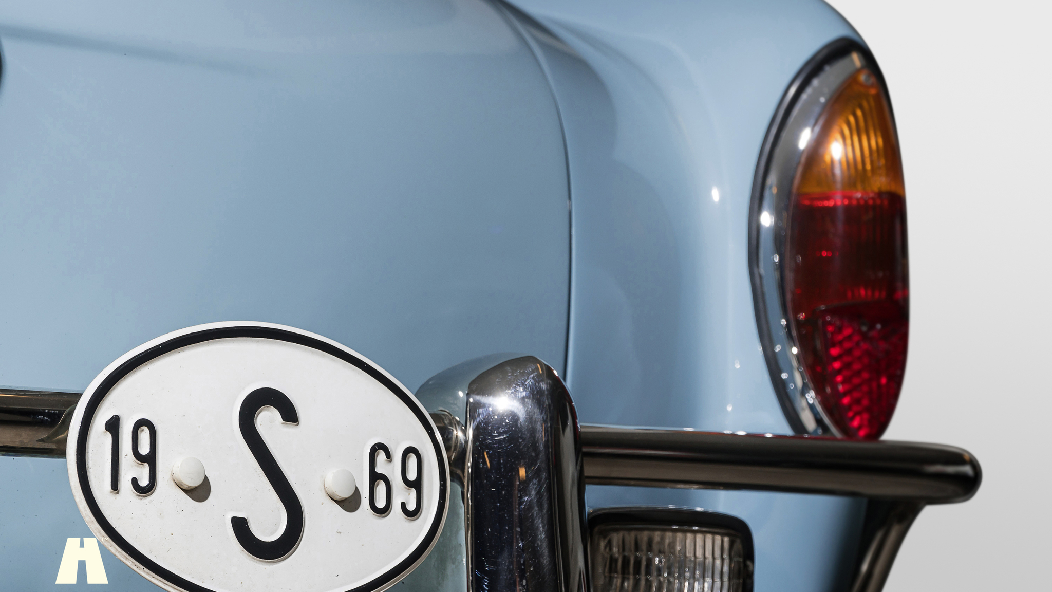 Exterior image of 1969 Volkswagen Karmann Ghia (19)