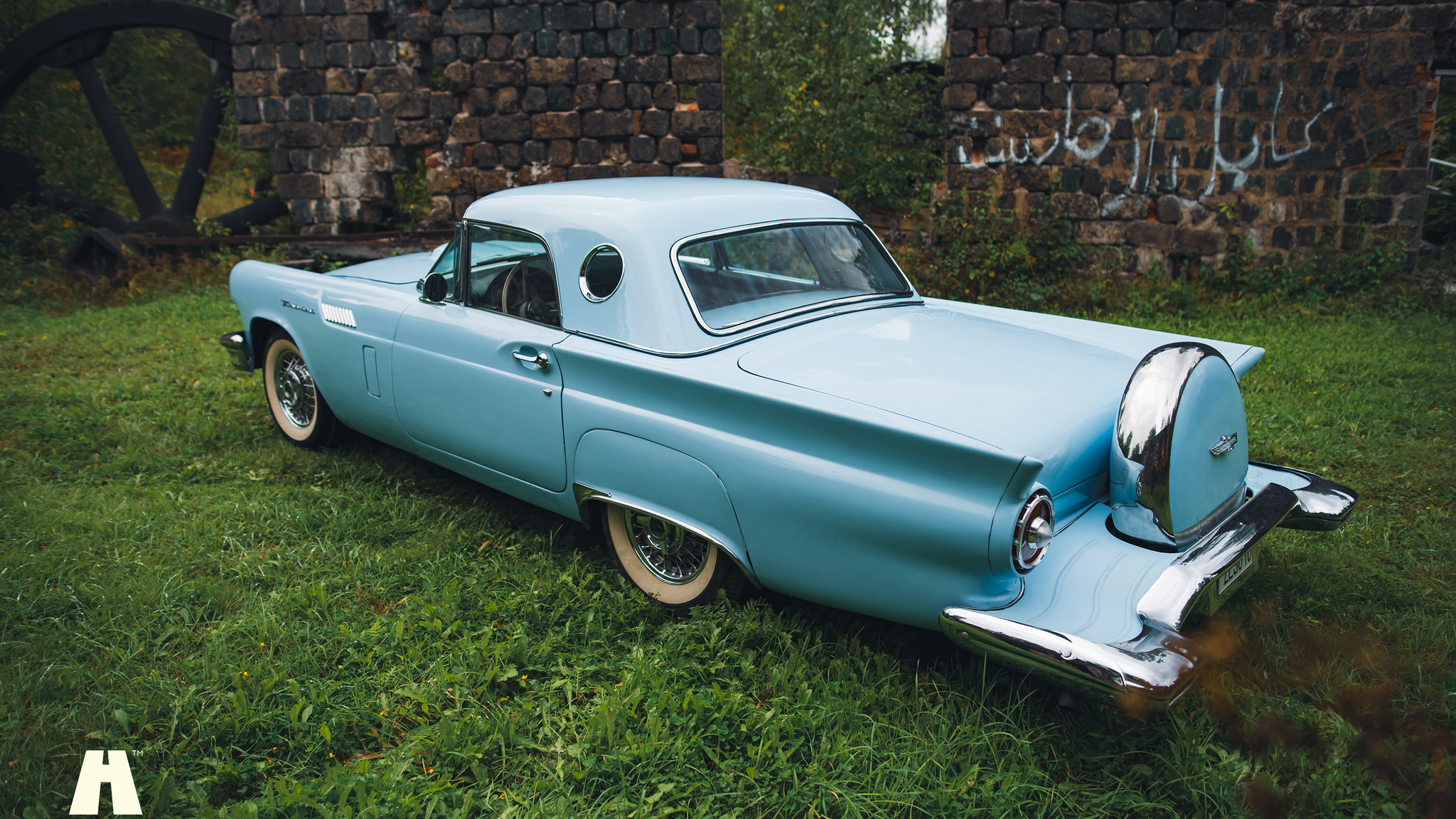 Exterior image of 1957 Ford Thunderbird D-Code