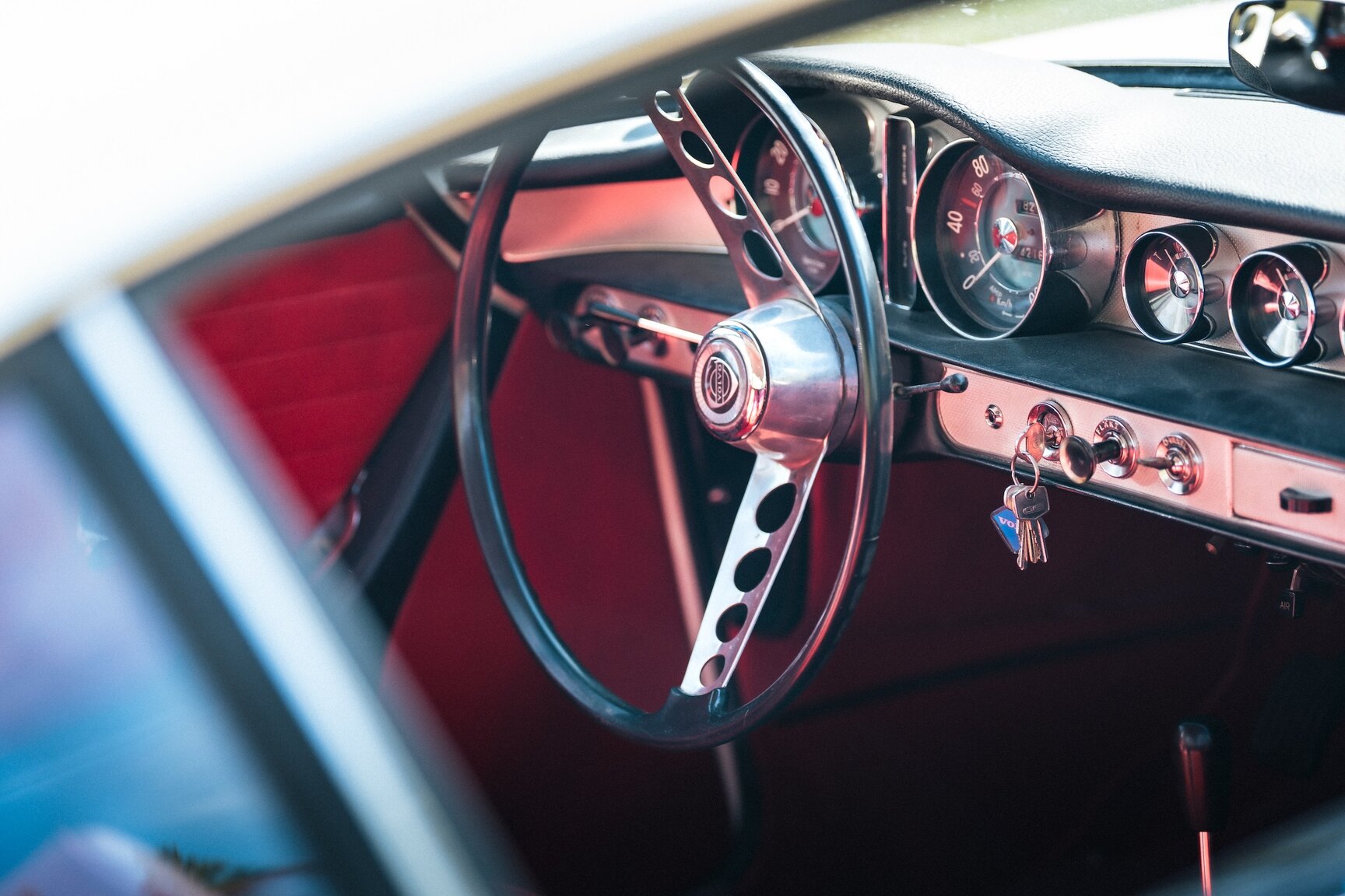 Interior image of 1963 Volvo 1800 S (16)
