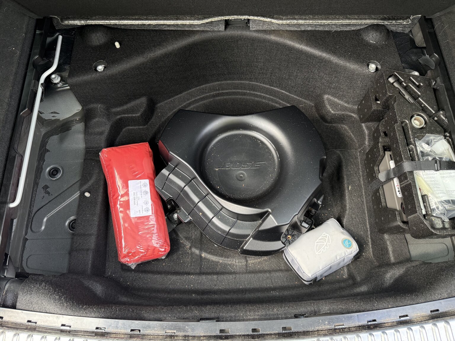 Interior image of 2013 Porsche Cayenne GTS