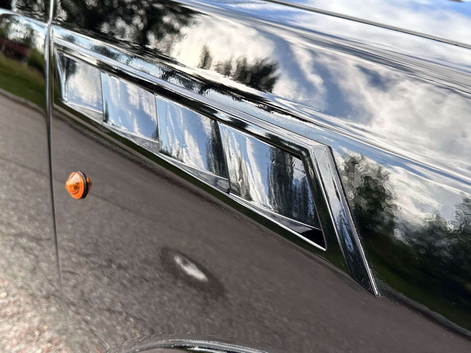 Exterior image of 1987 Buick Grand National "GNX" (55)