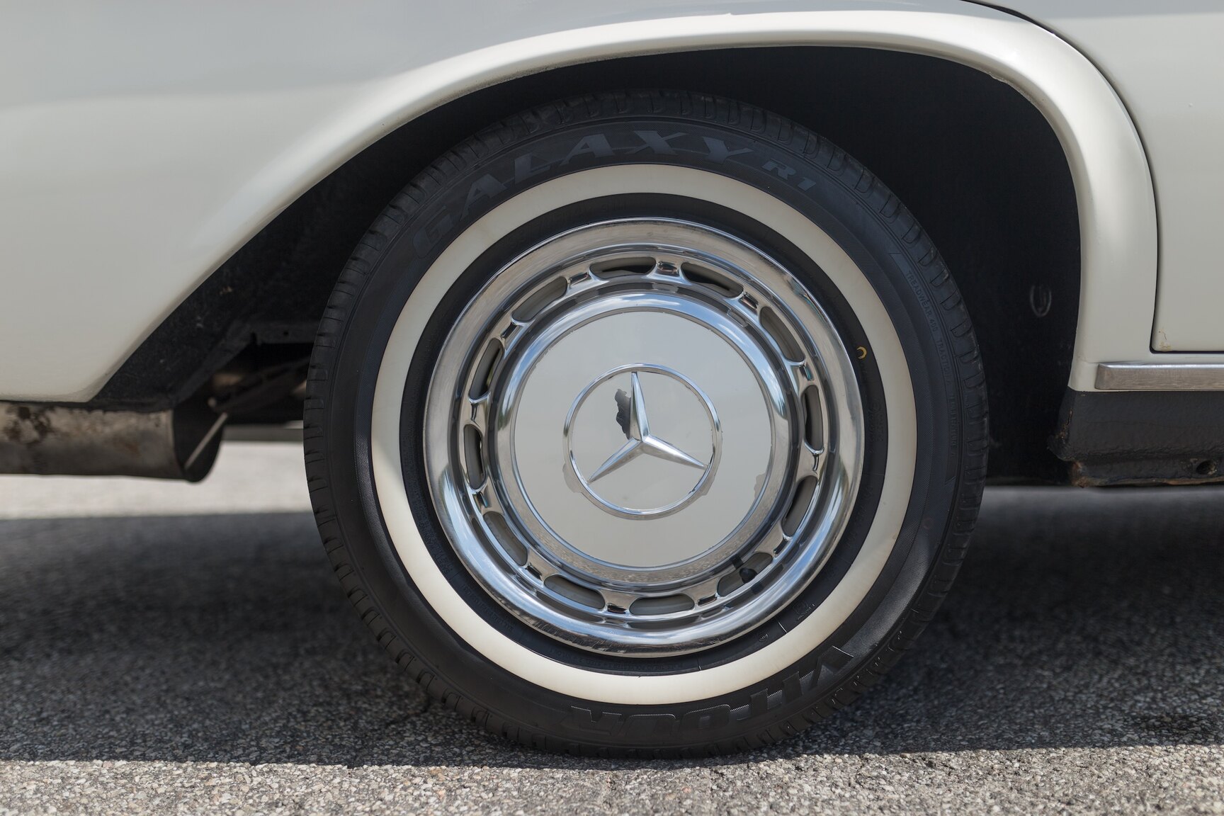 Exteriörbild på 1966  Mercedes-Benz 250 