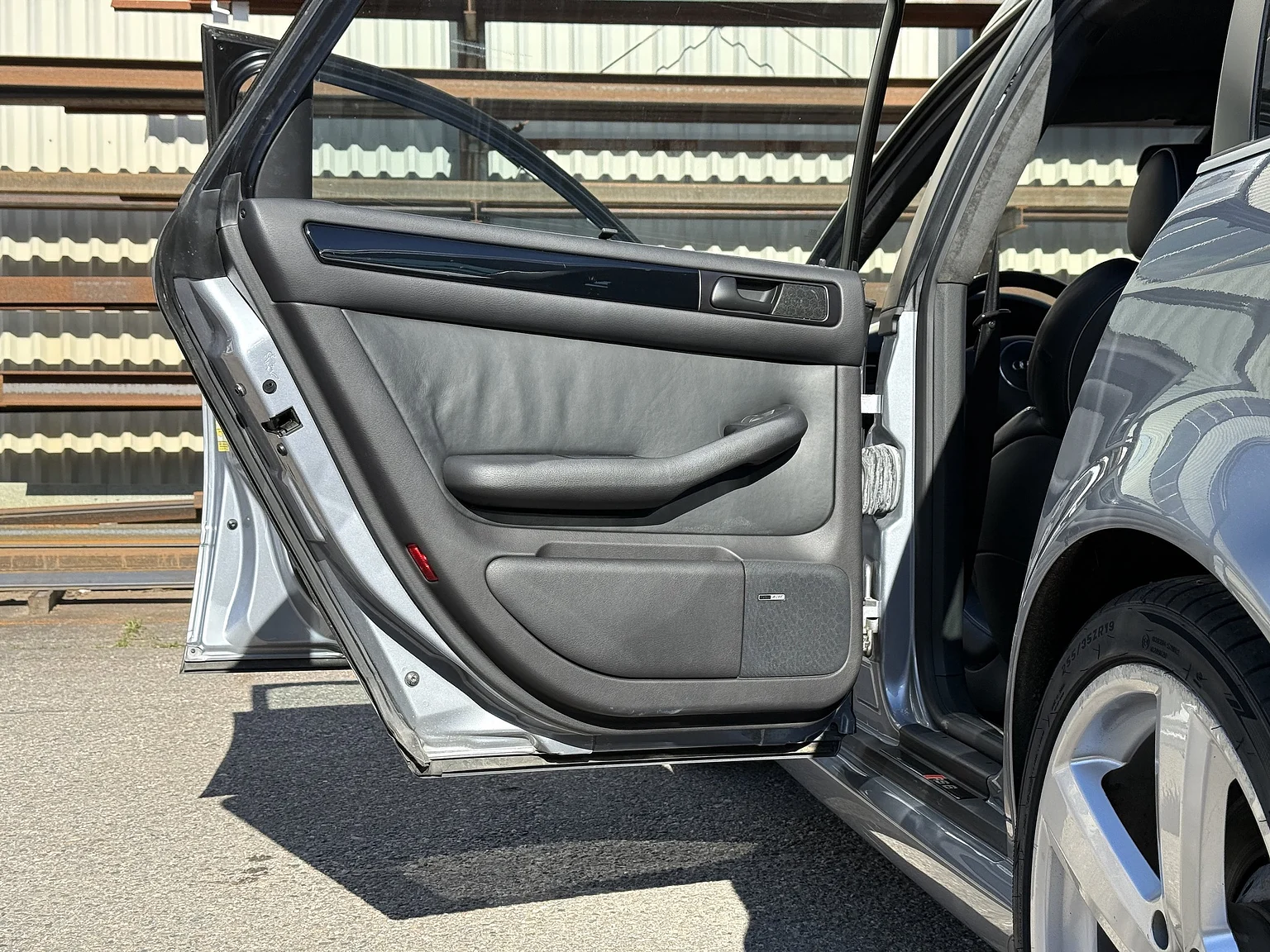 Interiörbild 2002 Audi RS 6 Avant (90)