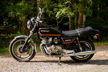 Exterior image of 1981 SUZUKI GS 500 E 