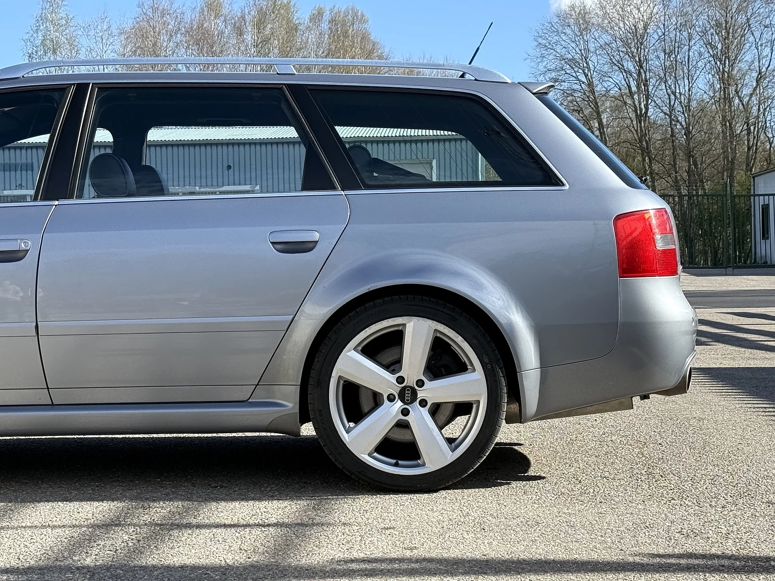 Aussenfoto 2002 Audi RS 6 Avant (64)