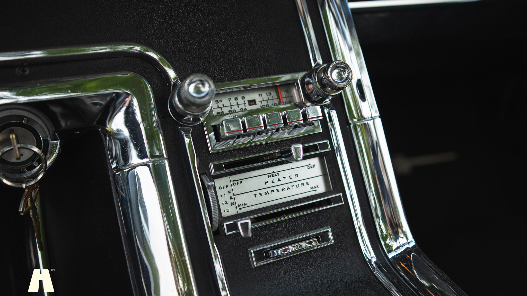 Interior image of 1965 Ford Thunderbird (24)