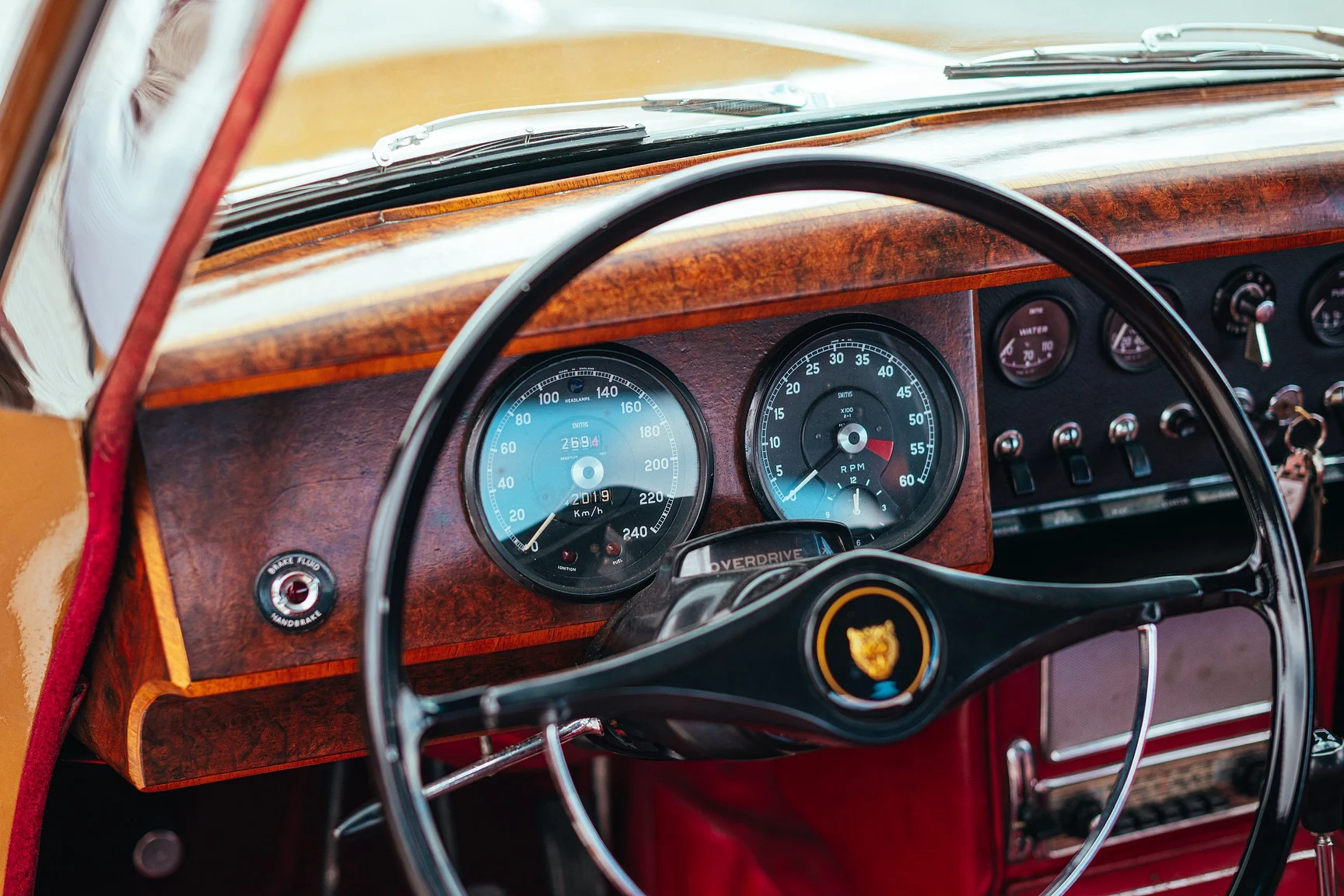 Innenraumfoto von 1965 Jaguar MK 2 - 3.8 XK (30)