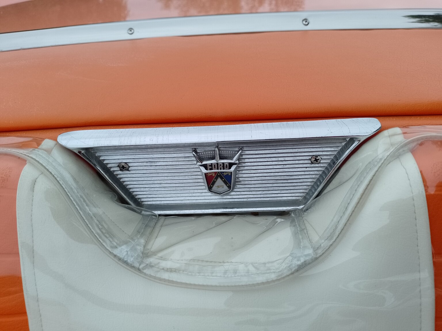 Interior image of 1957 Ford Fairlane 500 Skyliner Retract