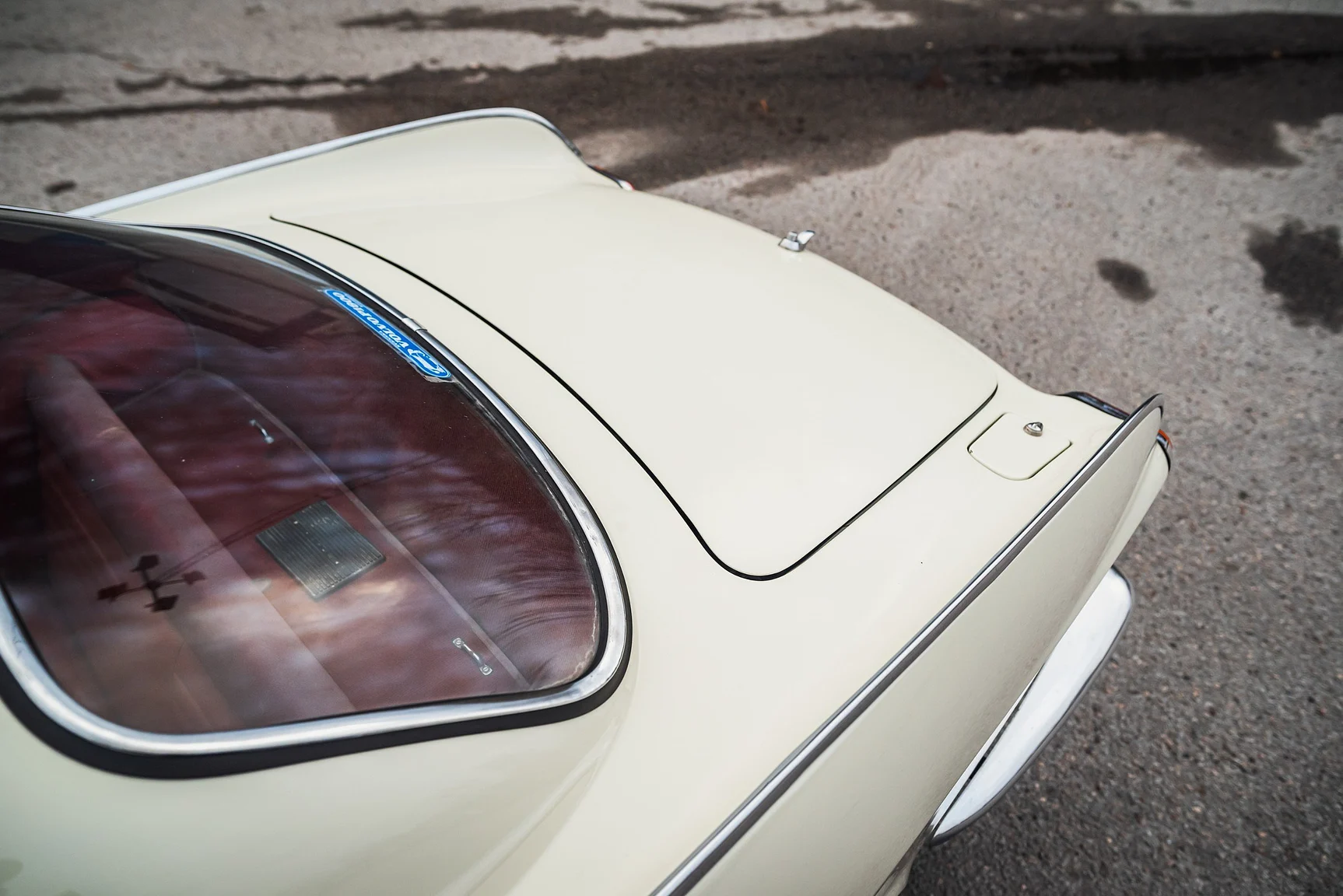 Exterior image of 1964 Volvo P 1800S (14)