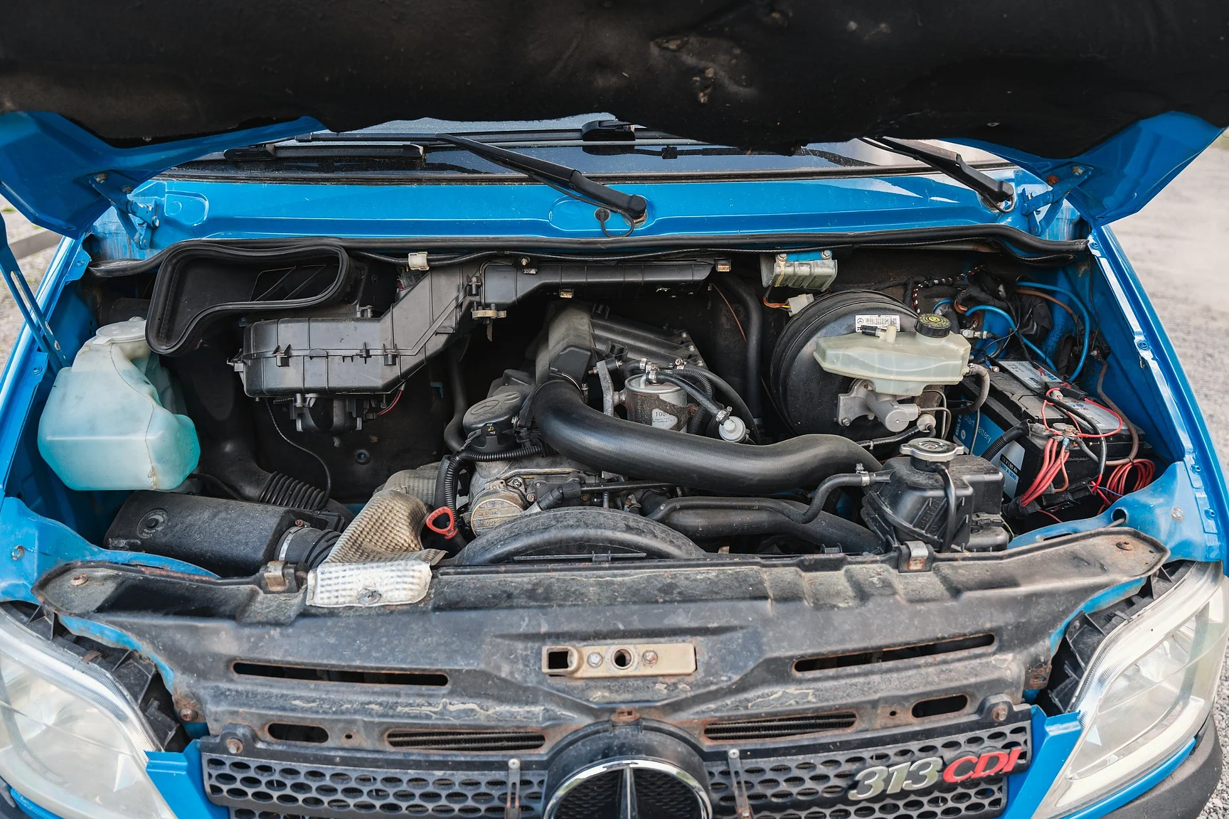 Image of 2004 Mercedes-Benz Sprinter 4x4 Campervan (3) mechanics