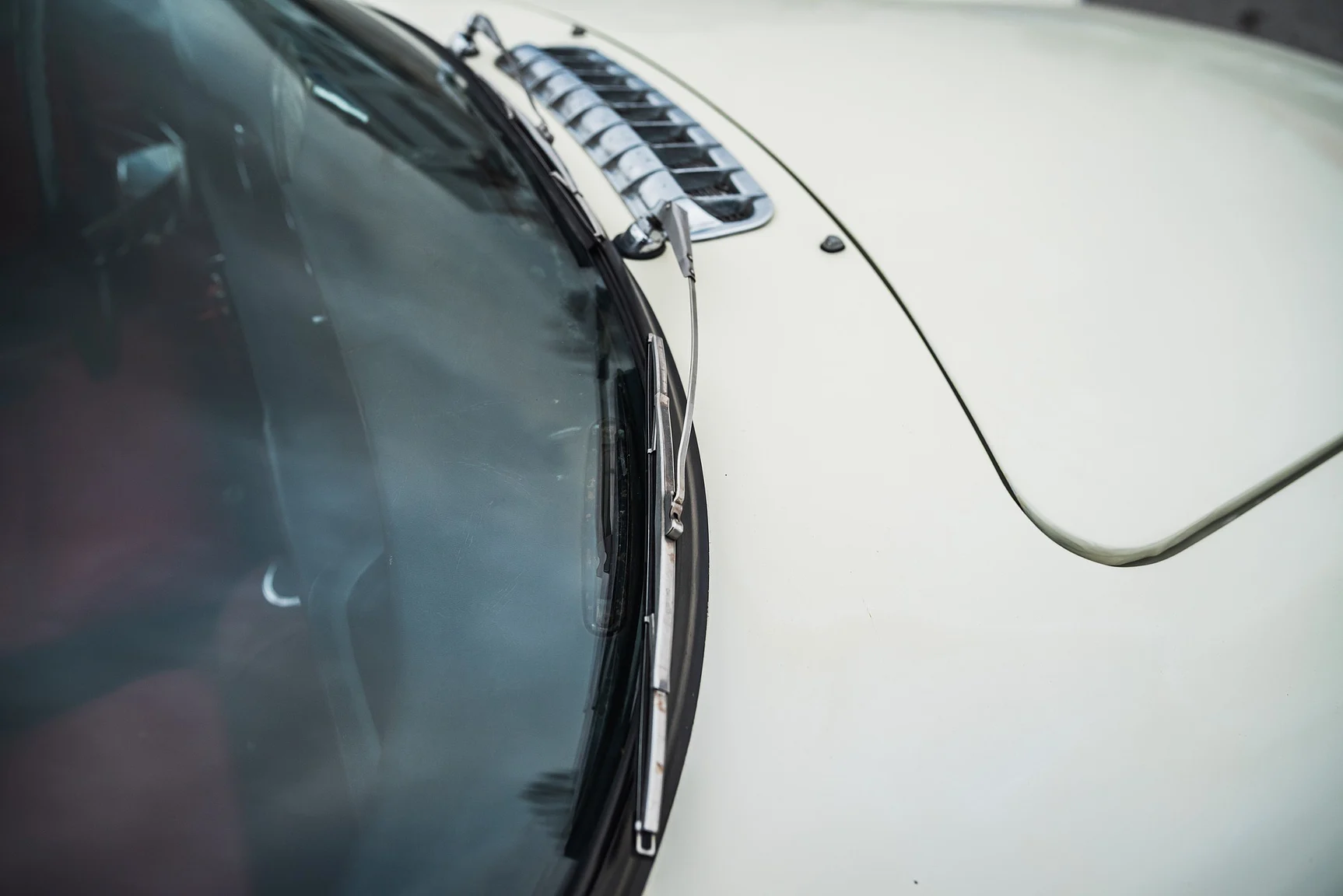 Exterior image of 1964 Volvo P 1800S (52)