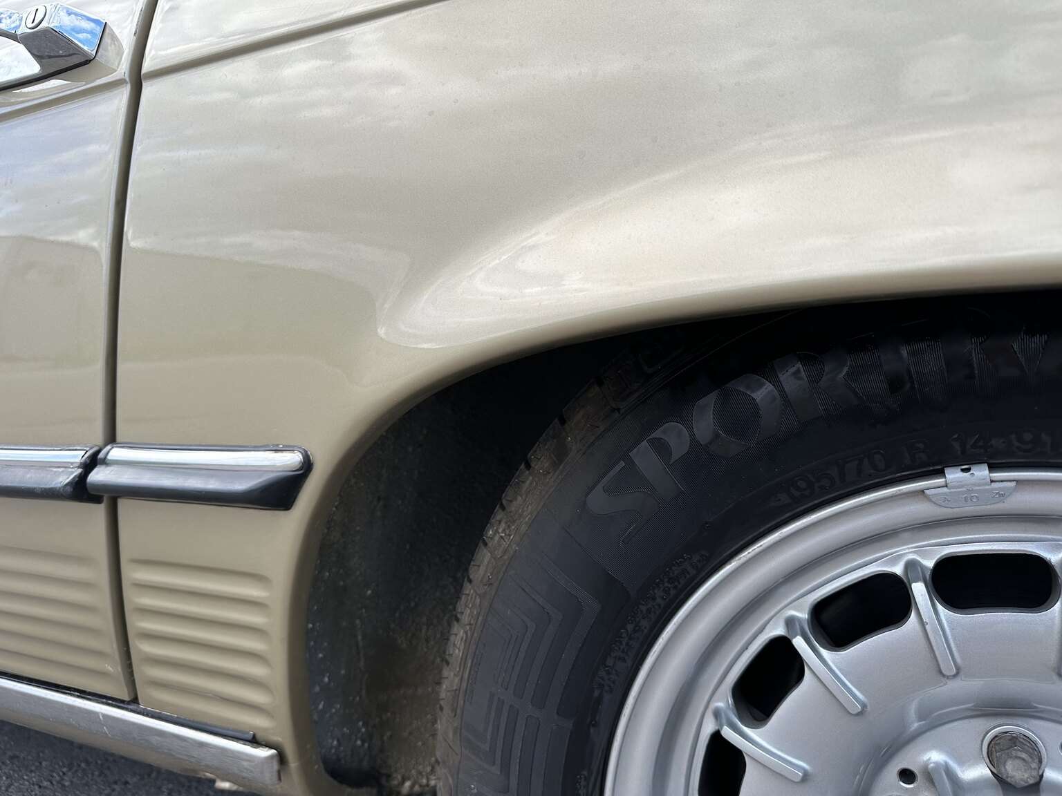 Aussenfoto 1974 Mercedes benz 450 SL