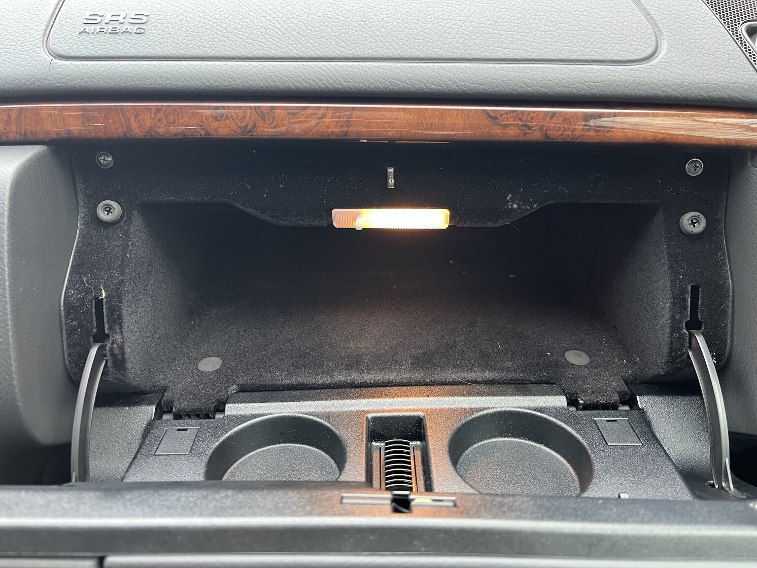 Innenraumfoto von 1999 Mercedes-Benz E320 T Automat