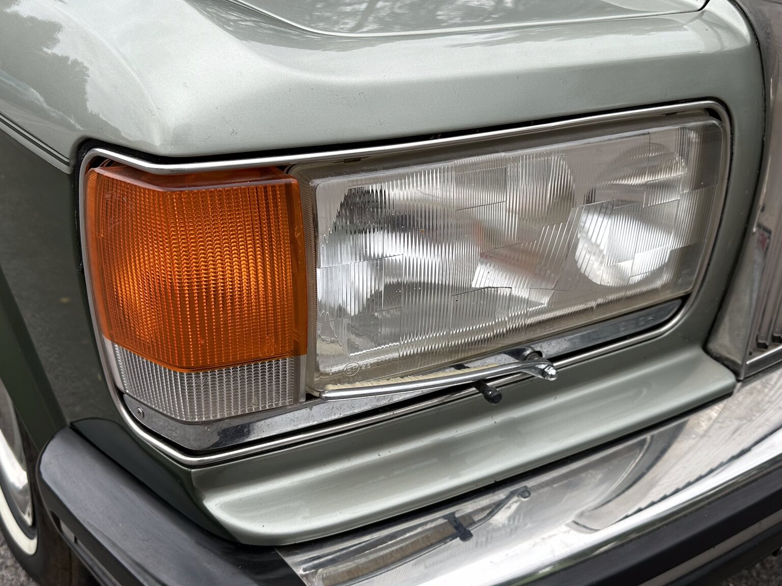 Exterior image of 1982  Rolls Royce Silver Spirit