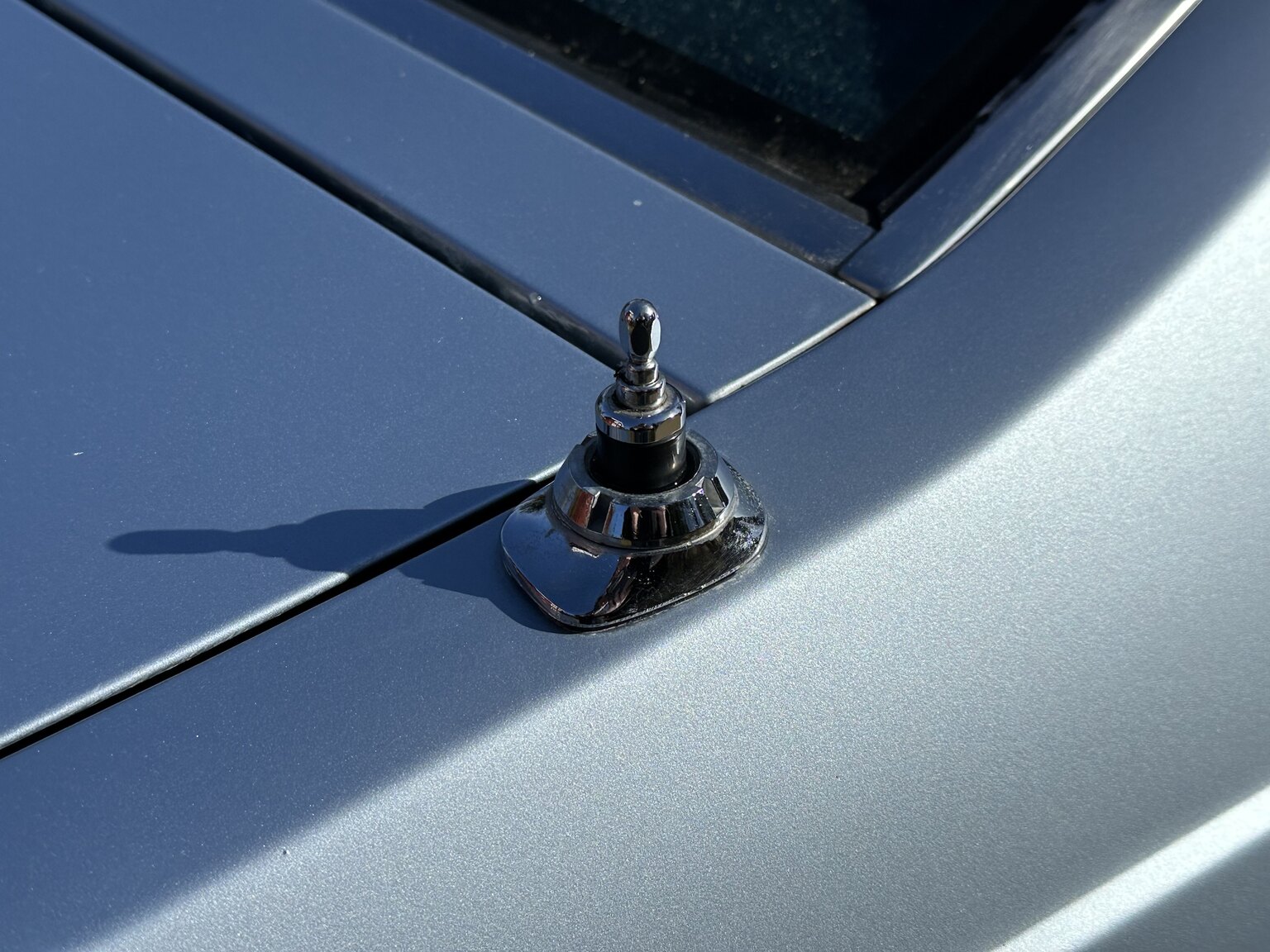 Exteriörbild på 1987 Lincoln Mark VII LSC