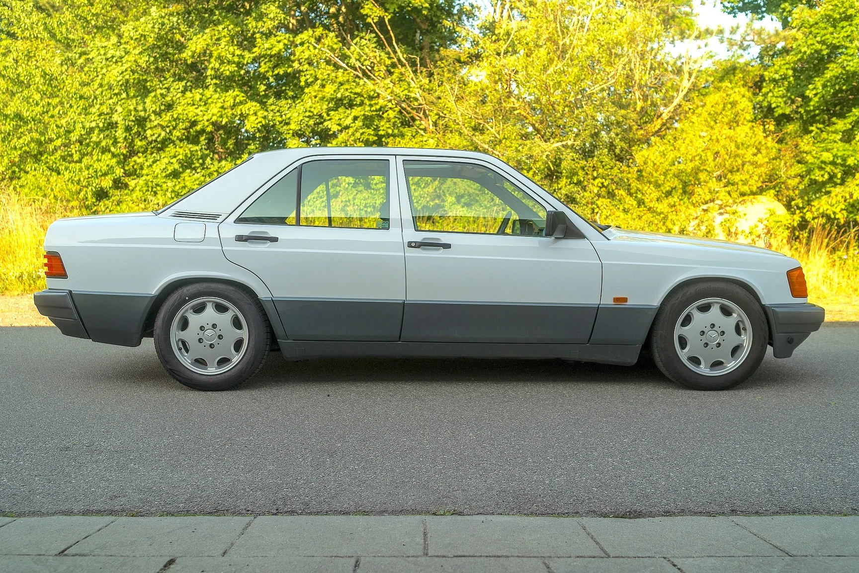 Aussenfoto 1992 Mercedes-Benz 190 E 1.8 - NO RESERVE (12)