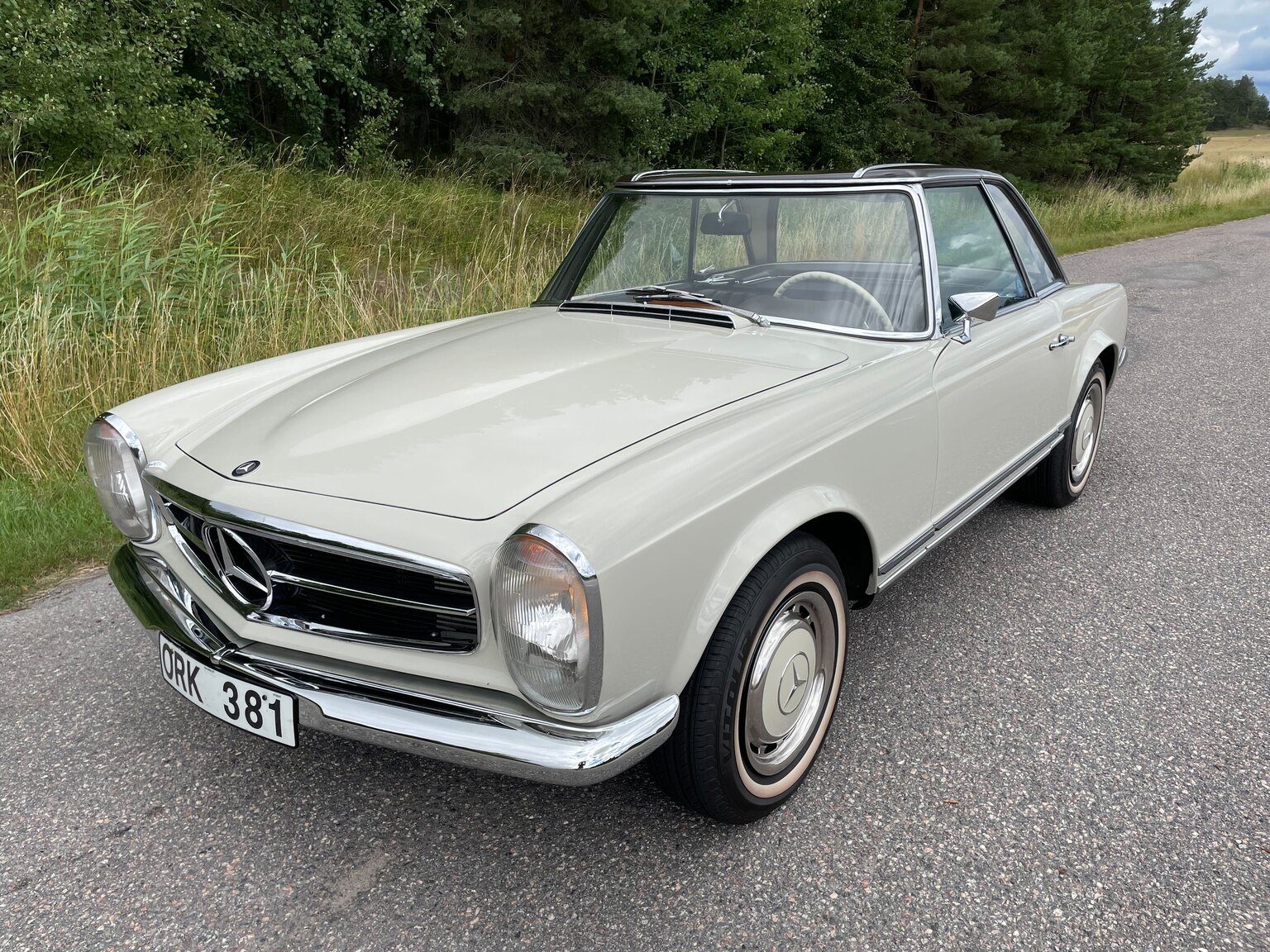 Aussenfoto 1968 Mercedes Benz SL 280 Pagoda