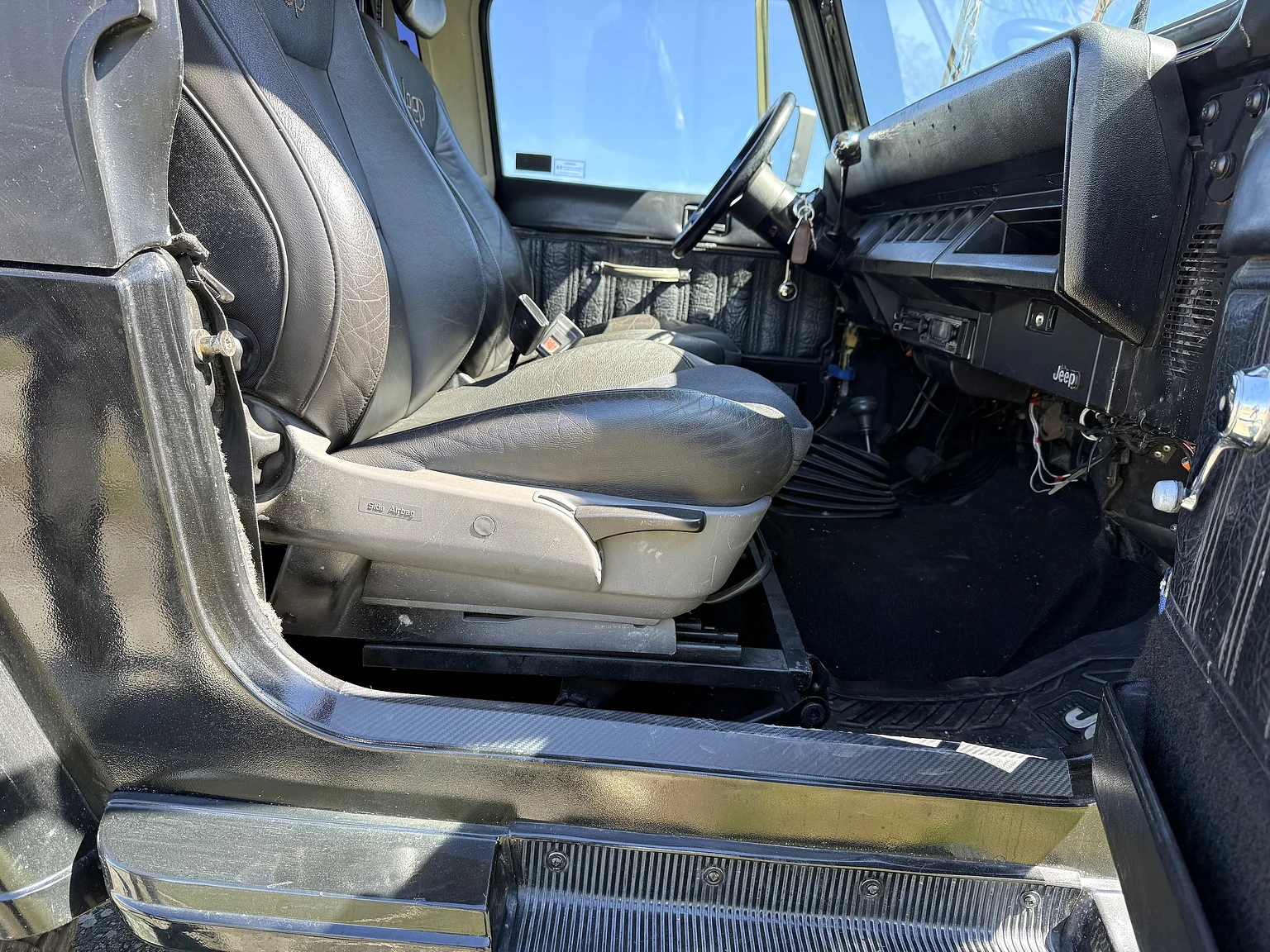 Aussenfoto 1990 Jeep Wrangler Islander (38)