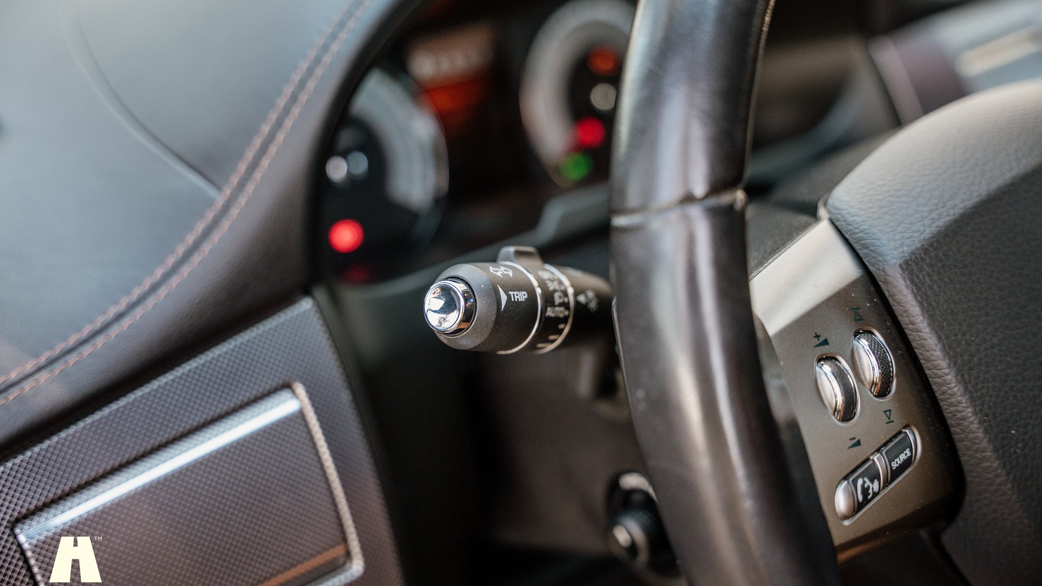 Interior image of 2010 Jaguar XFR (17)