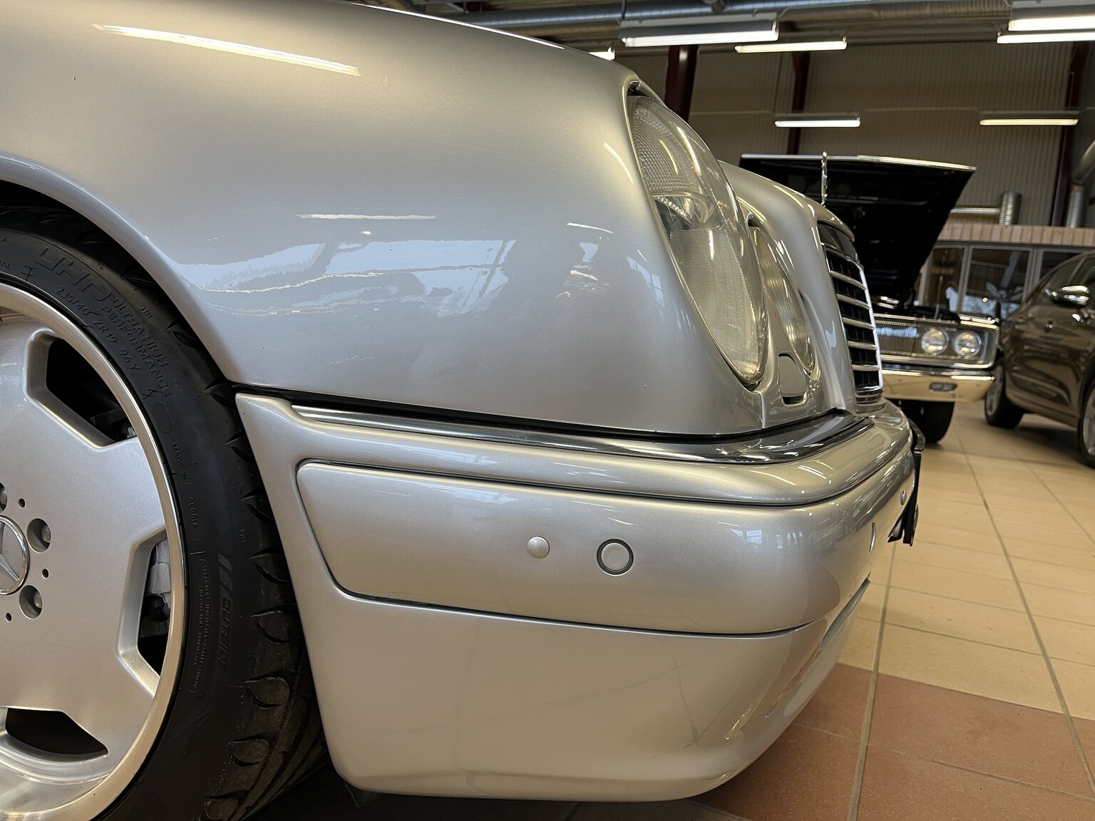 Exteriörbild på 1998 Mercedes-Benz E55 AMG