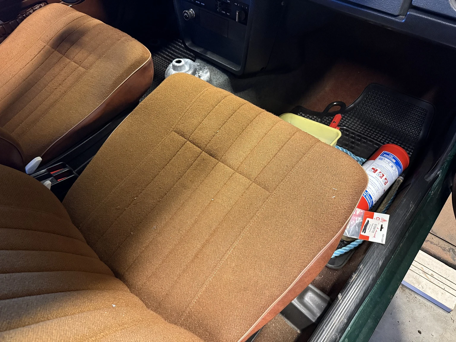 Interior image of 1973 Volvo 142 2.0 Deluxe (29)