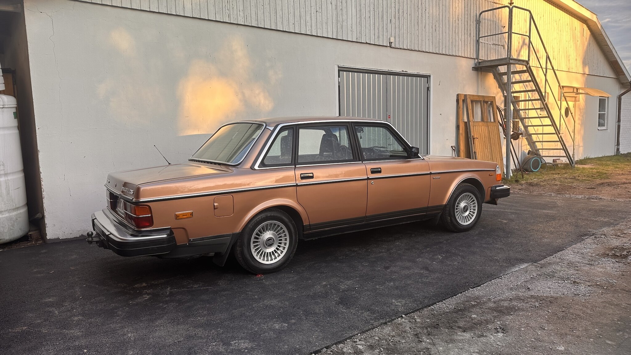 Exteriörbild på 1981 Volvo 244 GLE D6