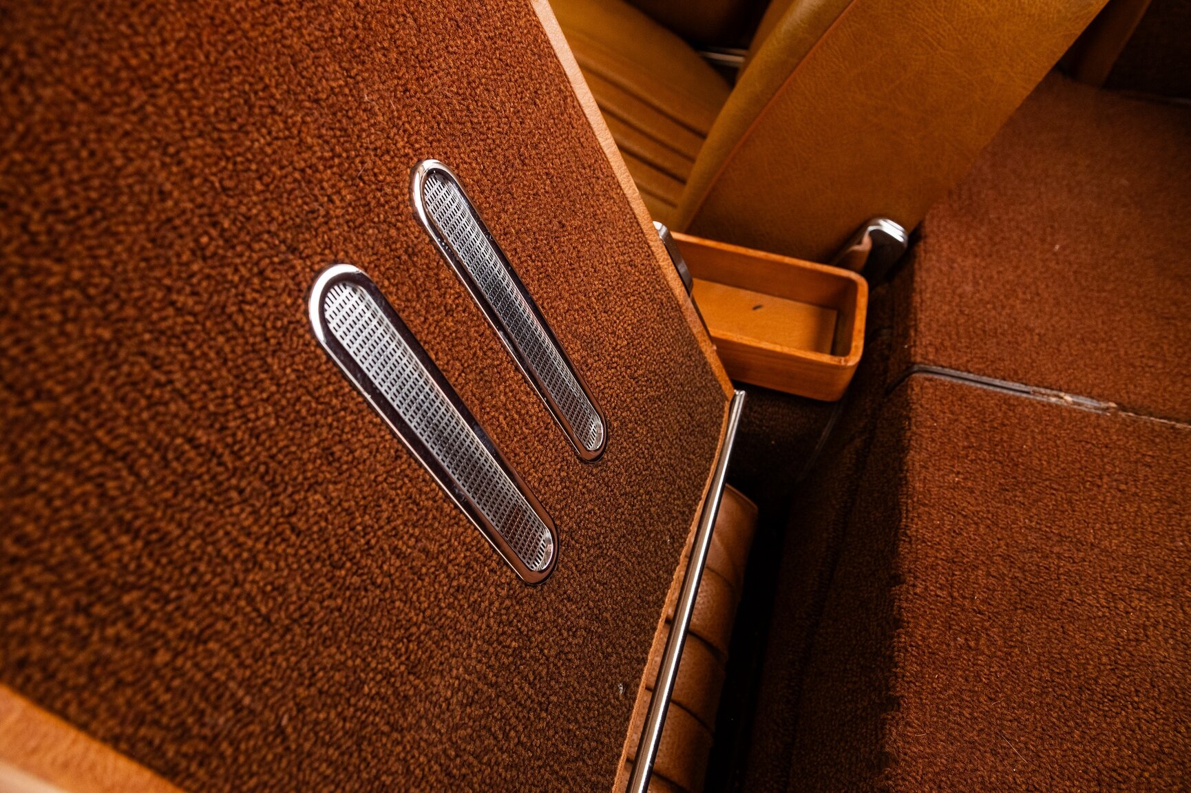 Innenraumfoto von 1968 Mercedes-Benz 280 SL Pagoda (36)