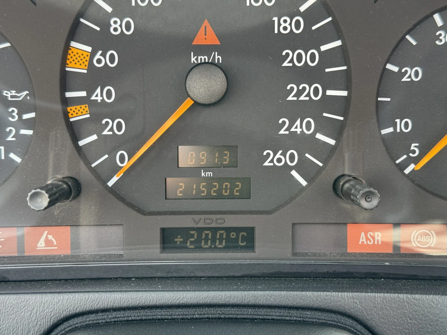 Innenraumfoto von 1995 Mercedes-Benz SL 500 (33)