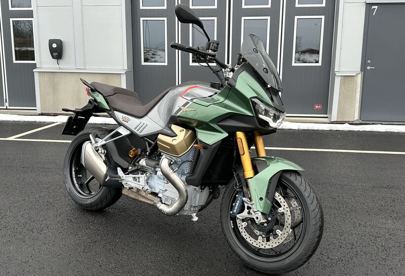 2023 Moto Guzzi V100 Mandello S