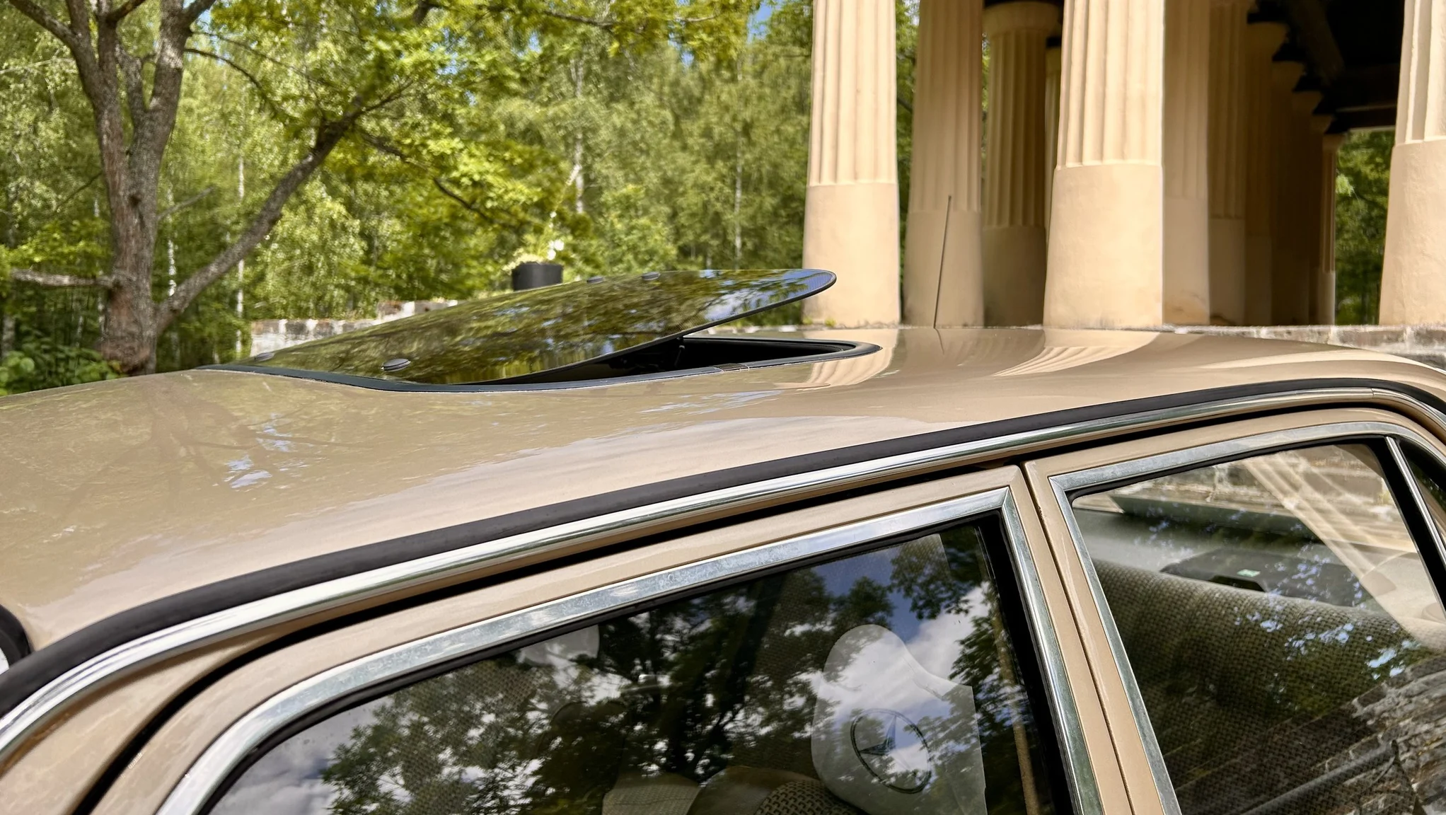 Aussenfoto 1976 Mercedes-Benz 300 D (19)