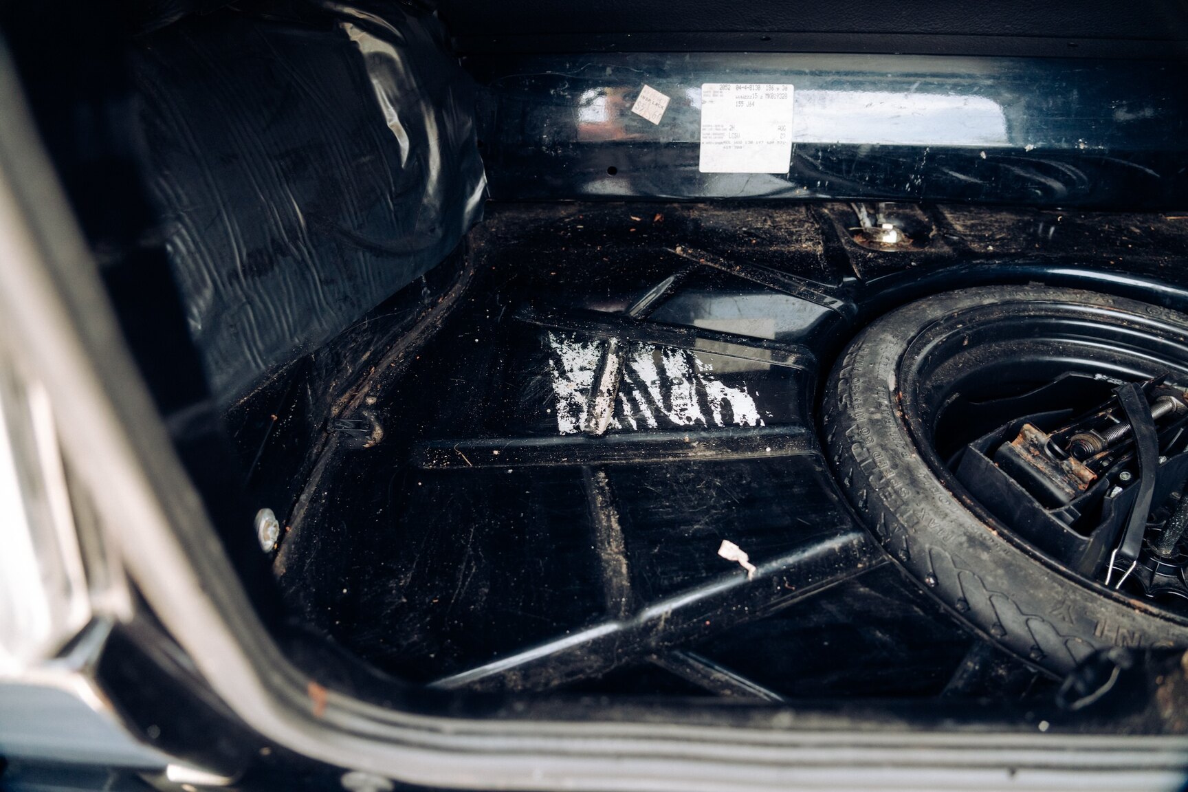 Interior image of 1991 VW Golf Cabriolet "Etienne Aigner Edition"