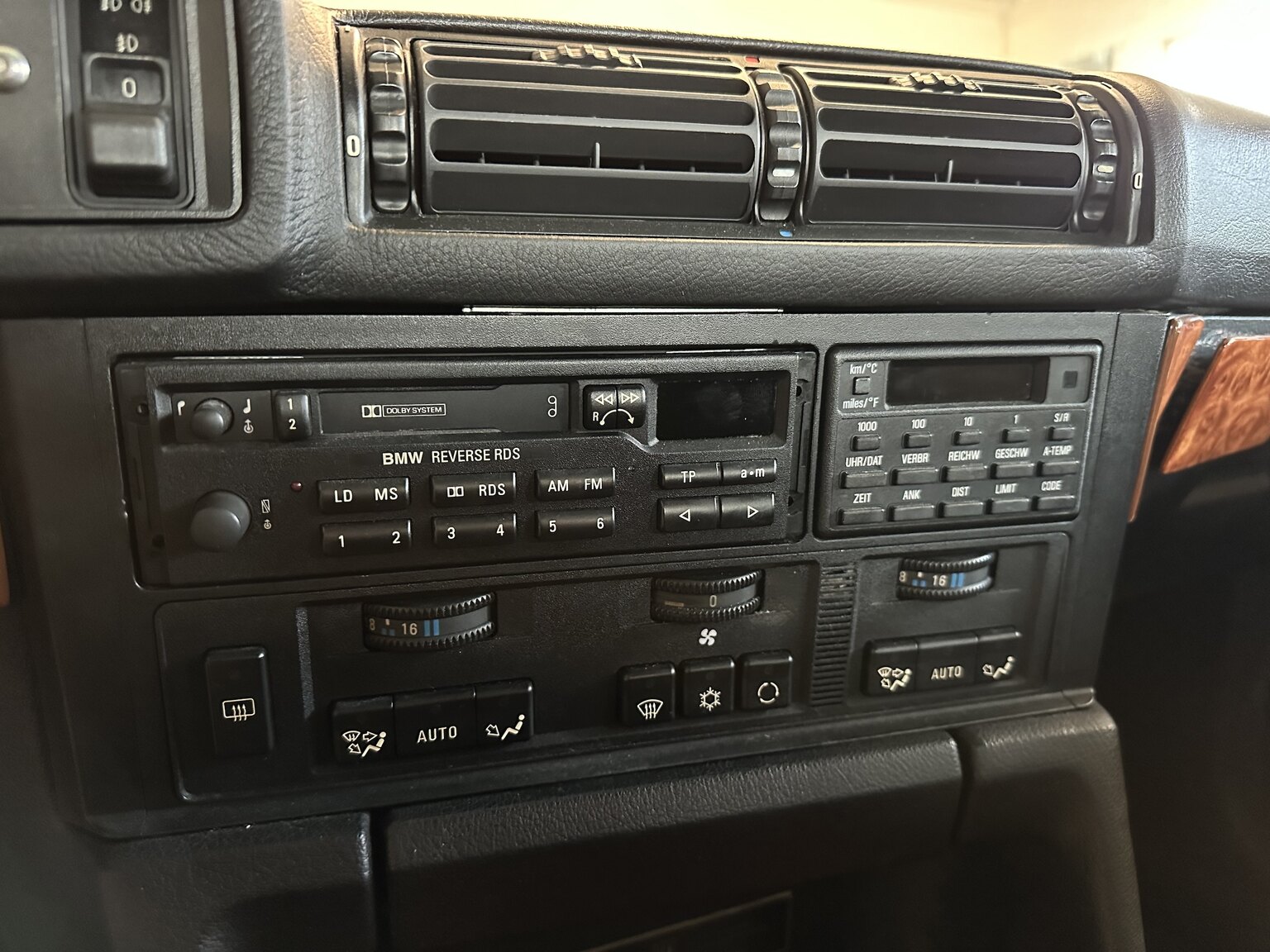 Interior image of 1991 ALPINA BMW ALPINA B10 BI-TURBO