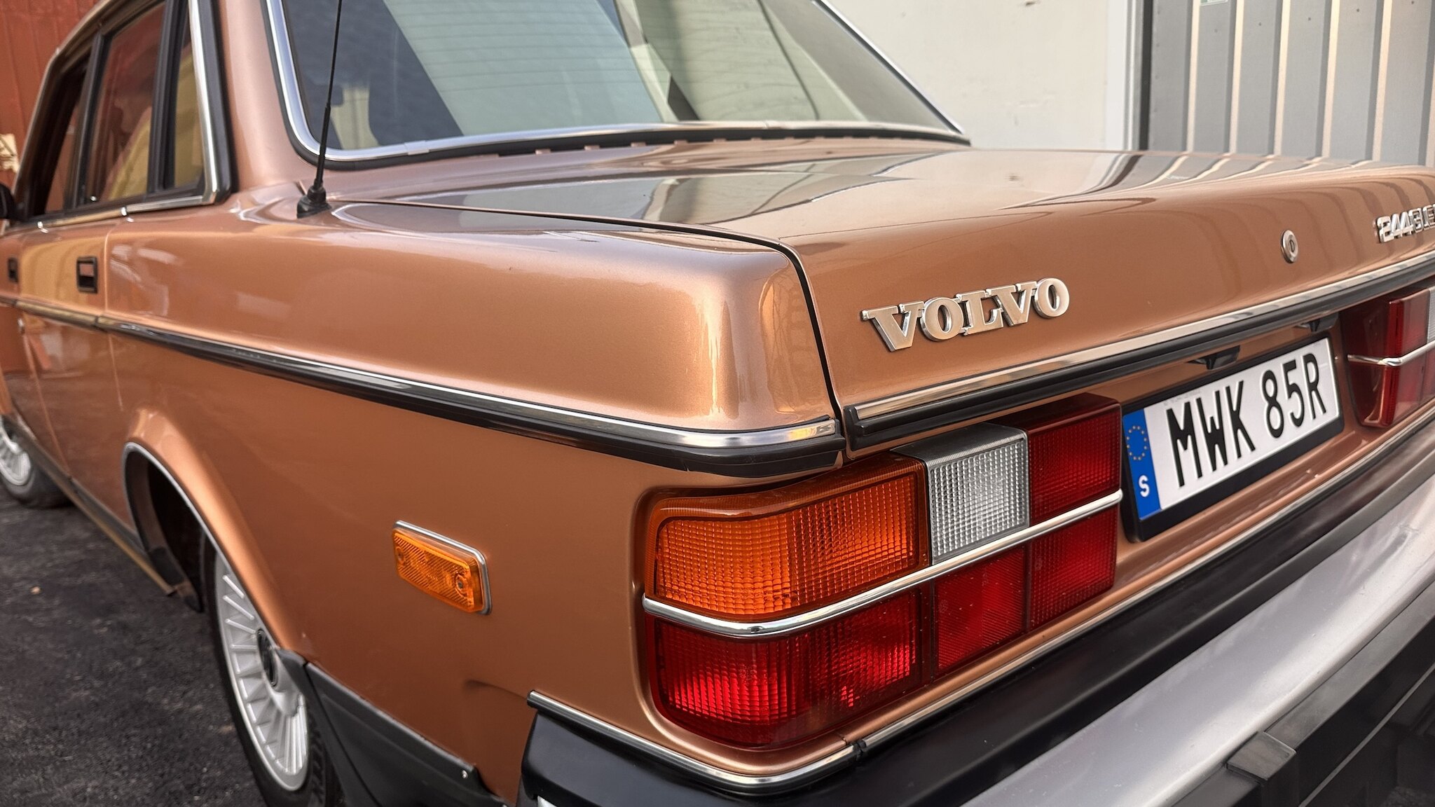 Exteriörbild på 1981 Volvo 244 GLE D6