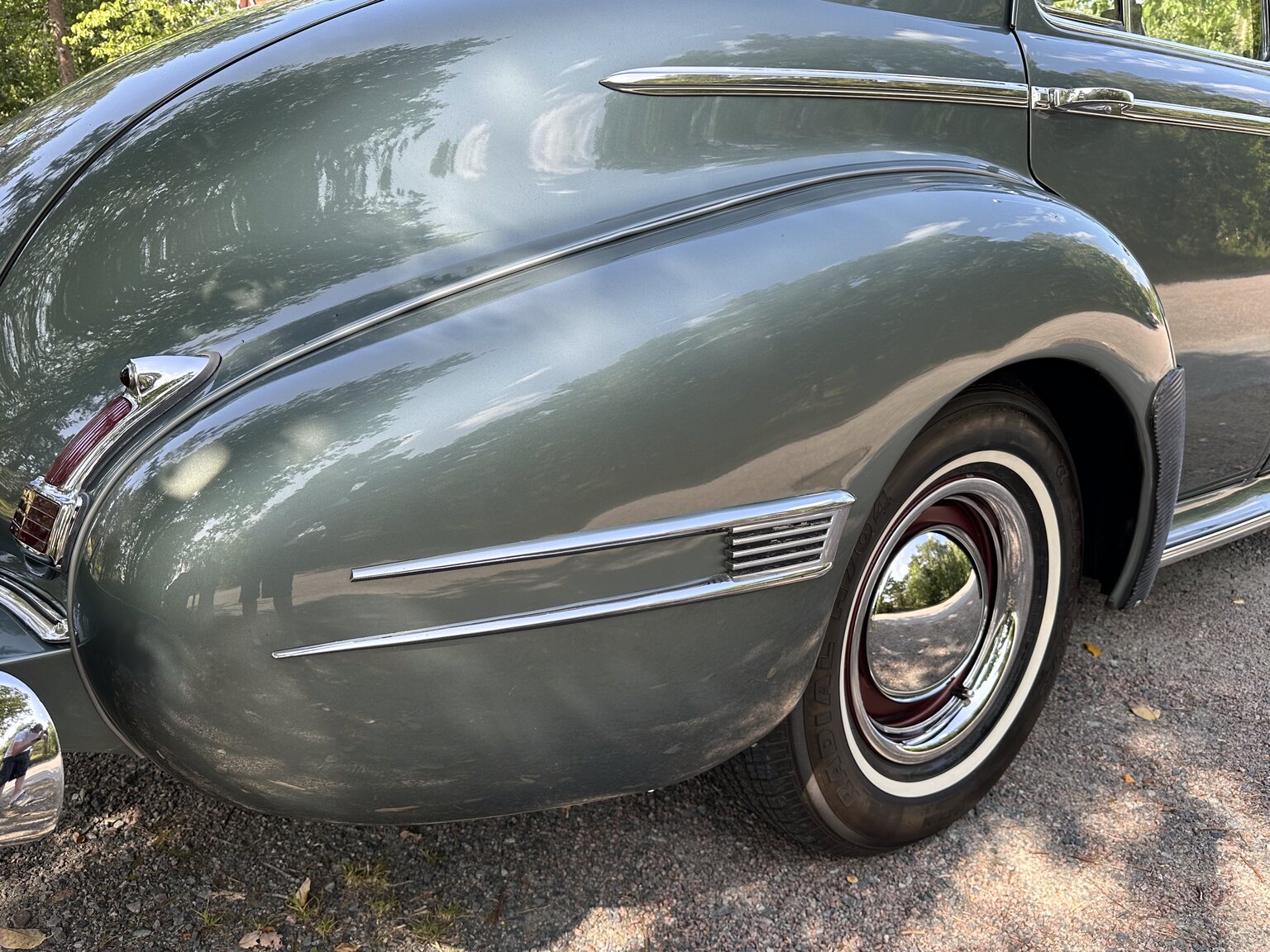 Exterior image of Buick Sedan Special 8