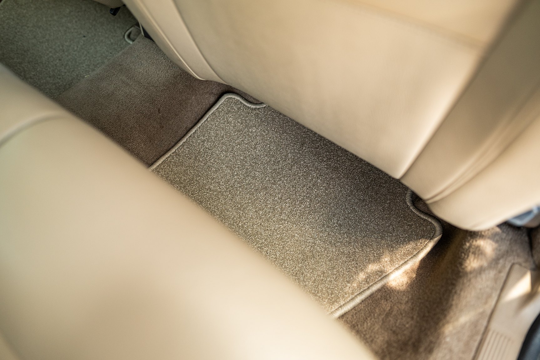 Interior image of 2000 Volvo V70 XC 2.4 T AWD 