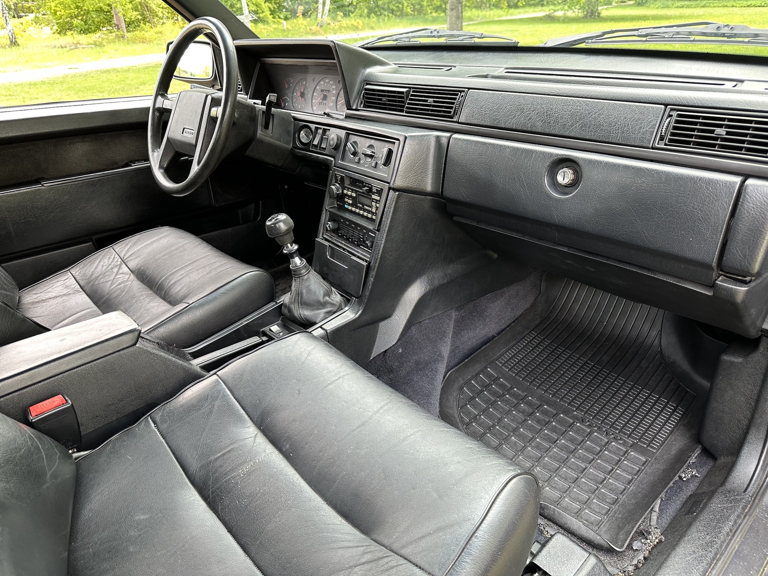 Interior image of 1990 Volvo 740 Turbo 16s