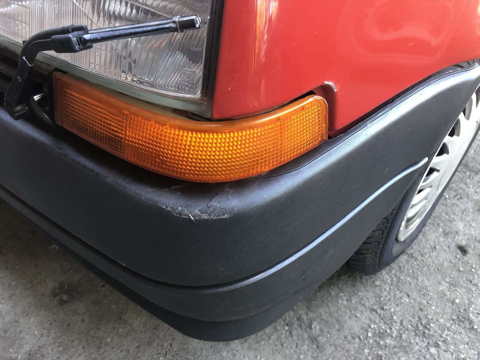 Exterior image of 1990 Renault 5 (13)