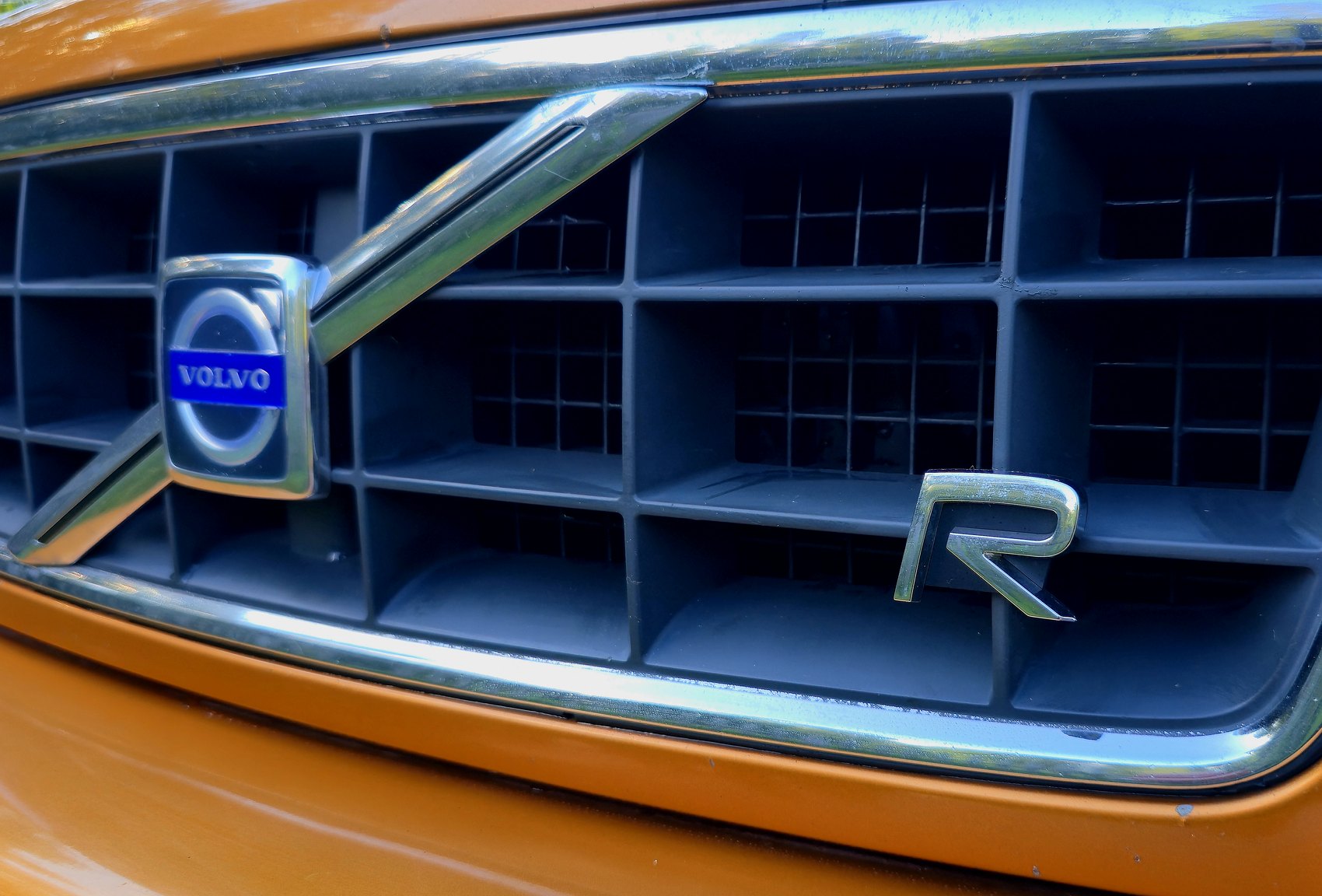 Exterior image of 1998 Volvo V70 R 2.3 T Automatisk