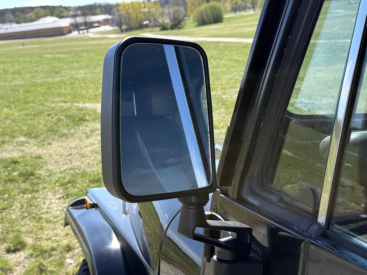 Exterior image of 1990 Jeep Wrangler Islander (35)
