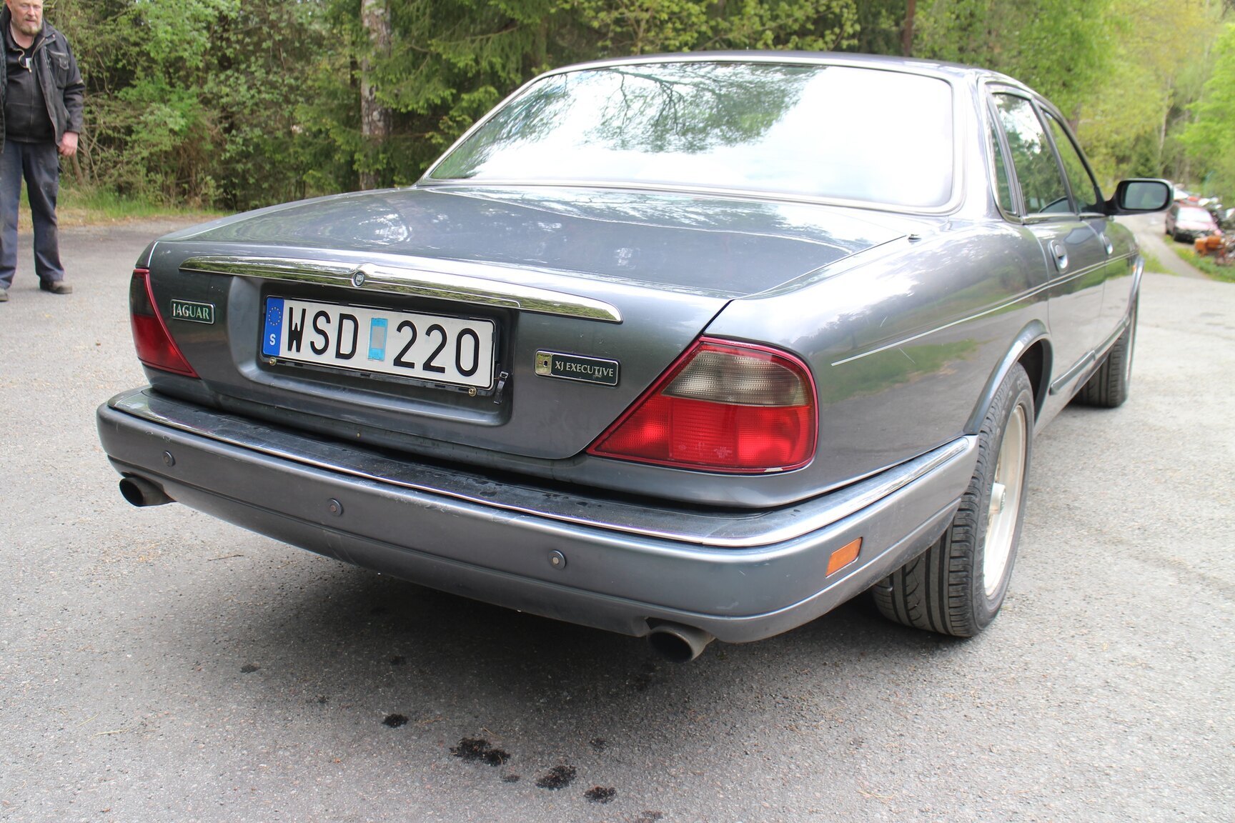 Exterior image of 1997 Jaguar XJ6 3.2