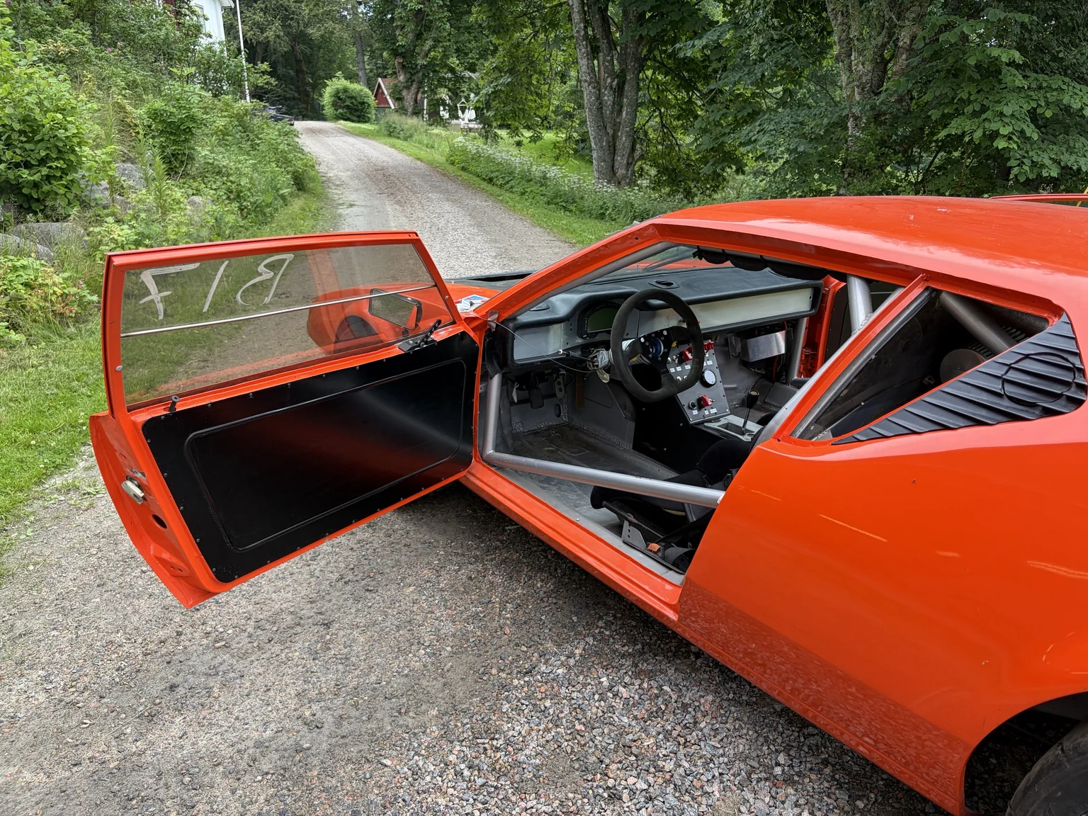 Innenraumfoto von 1972 De Tomaso Pantera LS Restomod (9)