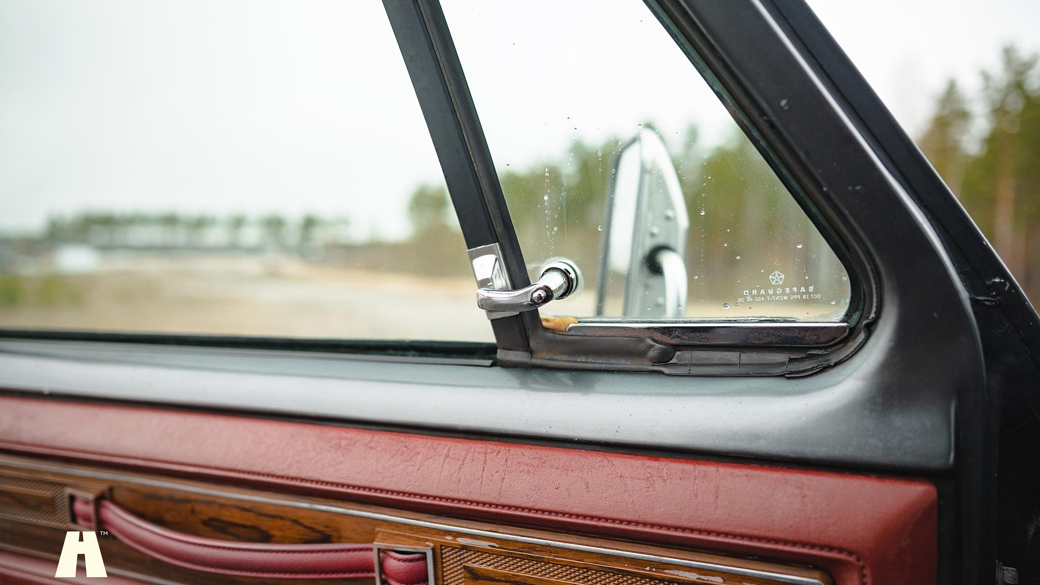 Interior image of 1986 Dodge Ramcharger